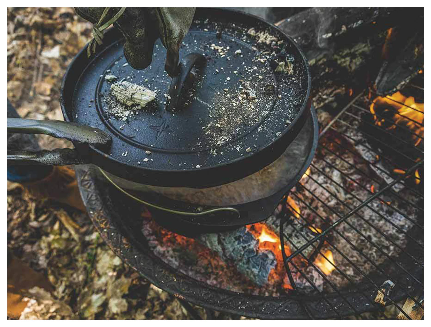 10" 4 Qt Classic Dutch Oven - Image 3