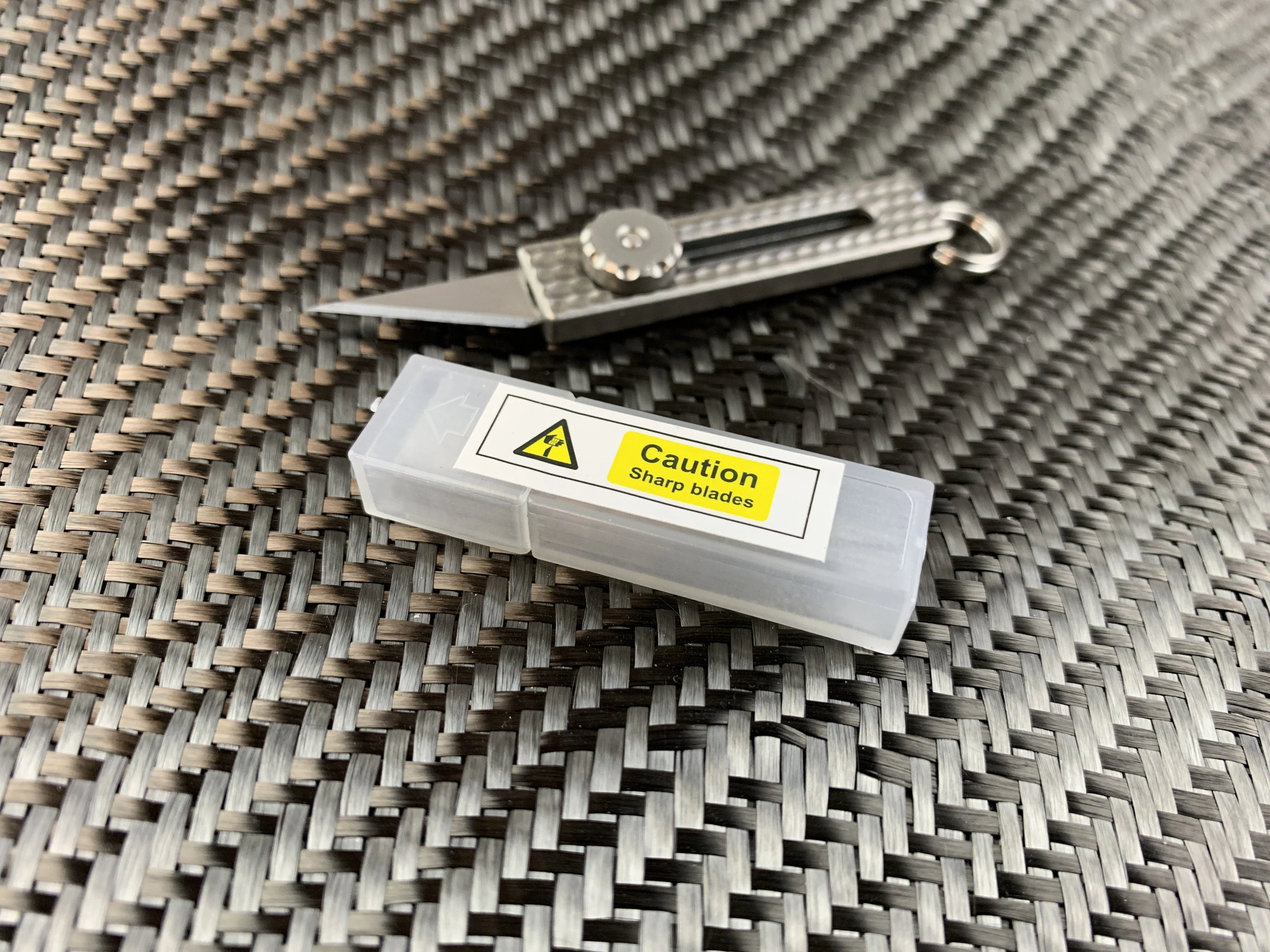 << 10X Spare Blades >> For Slide Lock Titanium Craft Knife - Image 4