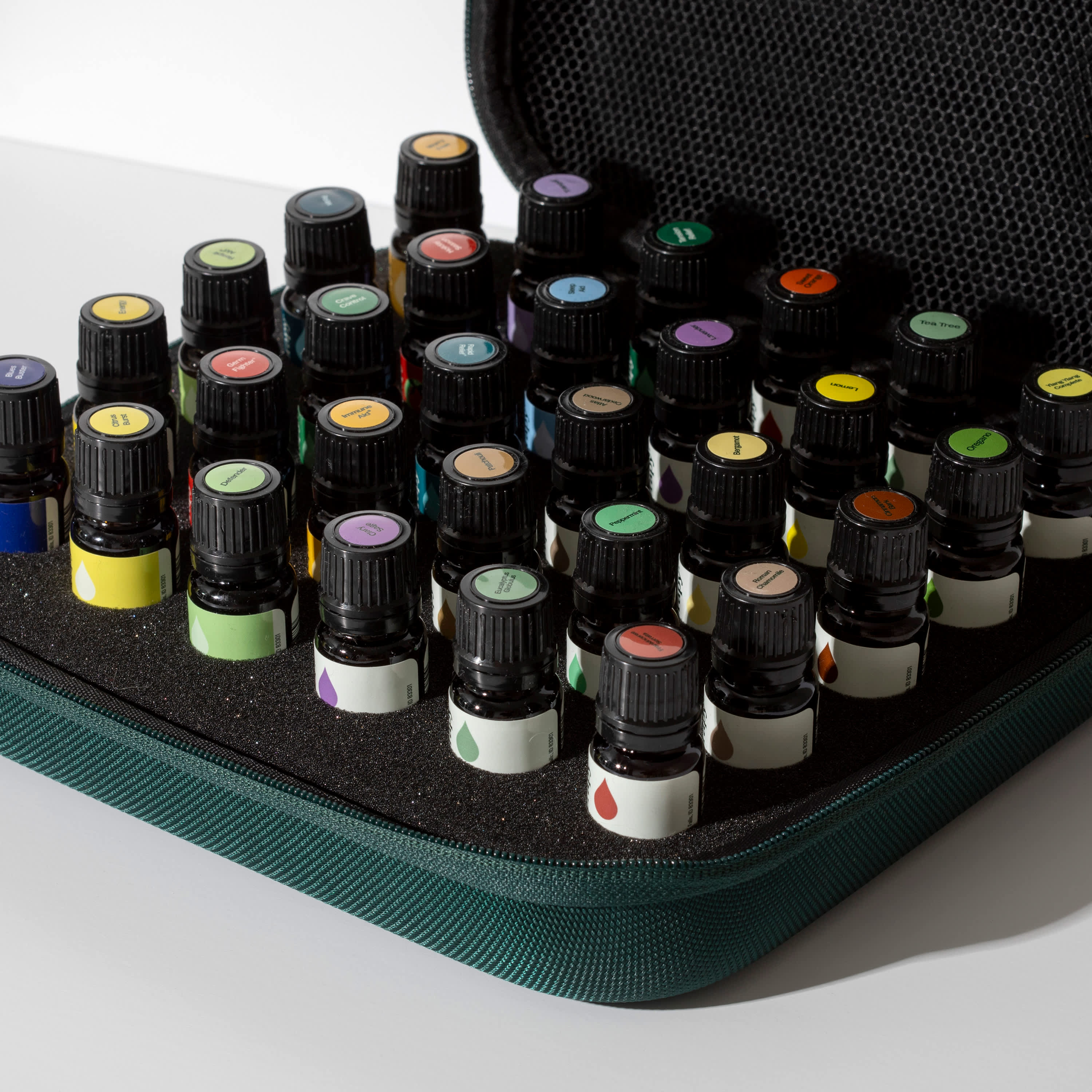 15 & 15 Essential Oil Set with Carrying Case - Image 10