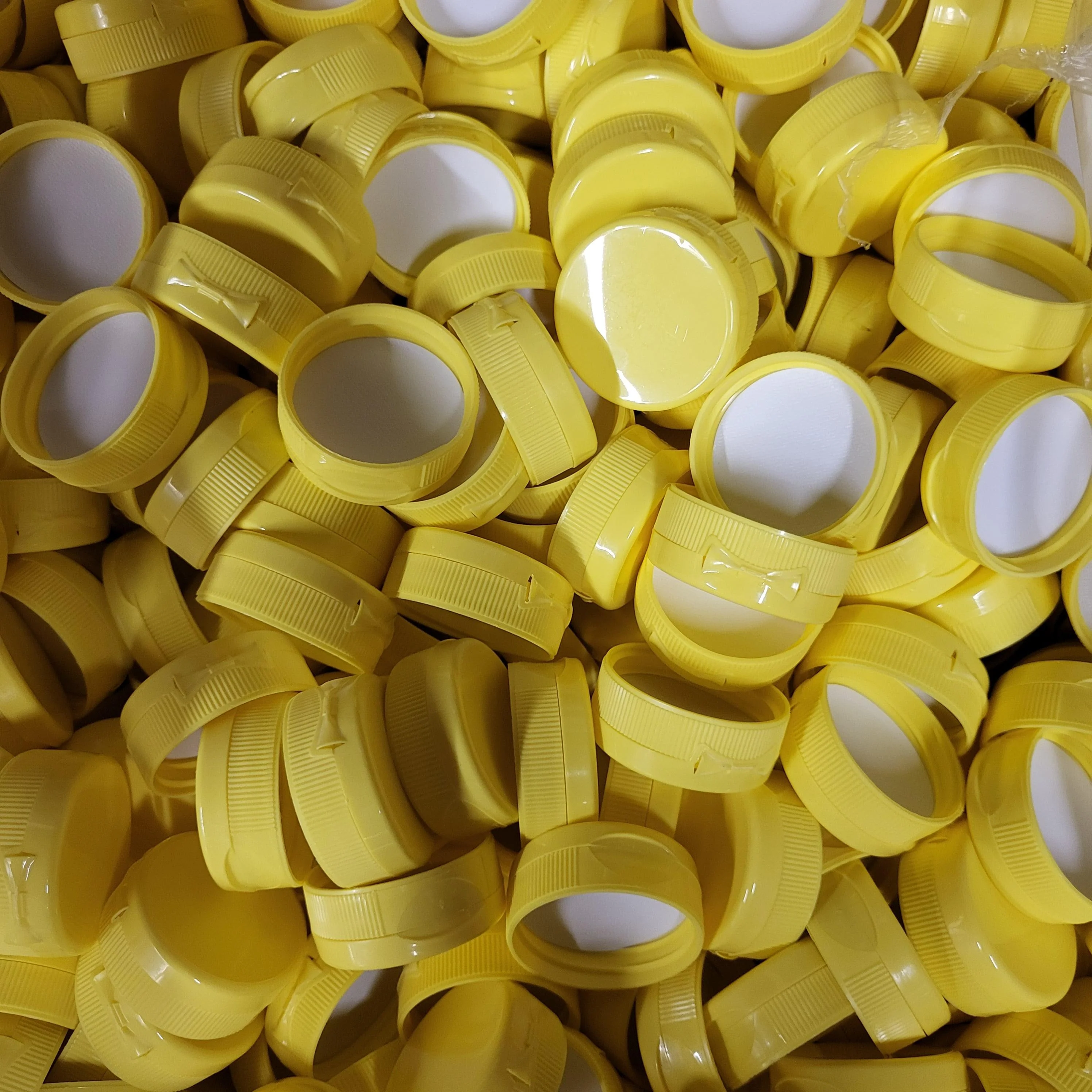 38mm Flip Top Plastic Lid - Image 10