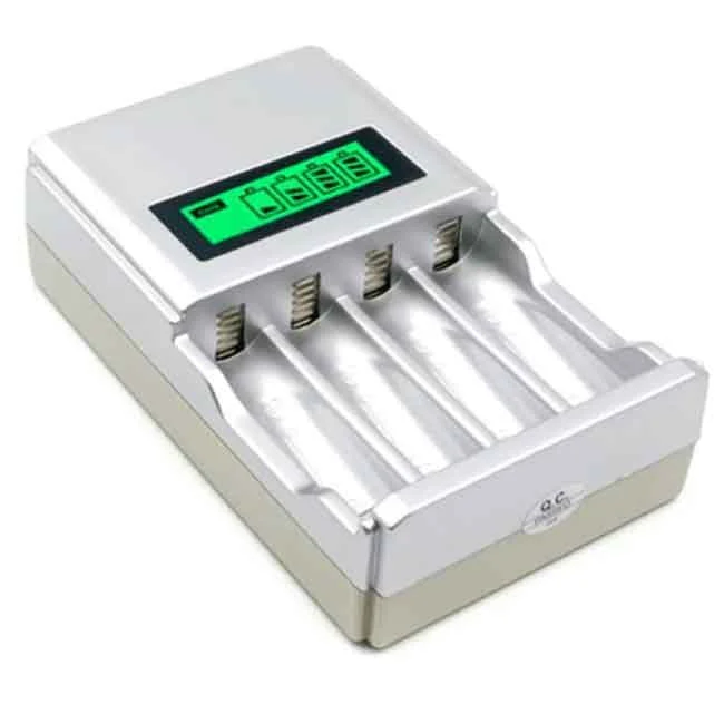 4 Bay AA Battery Charger - Image 4