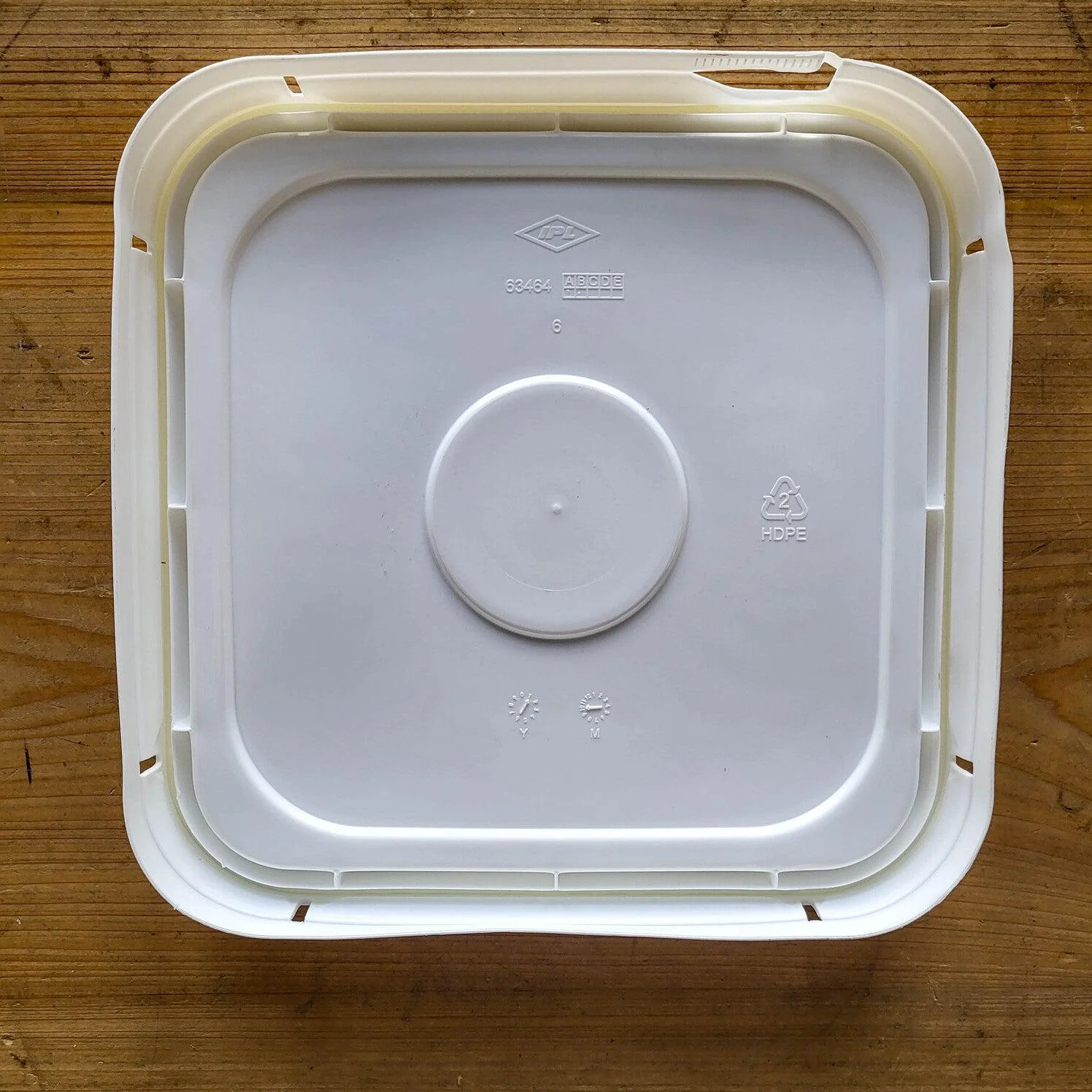 4 Gallon Square Bucket and Lid - Image 4