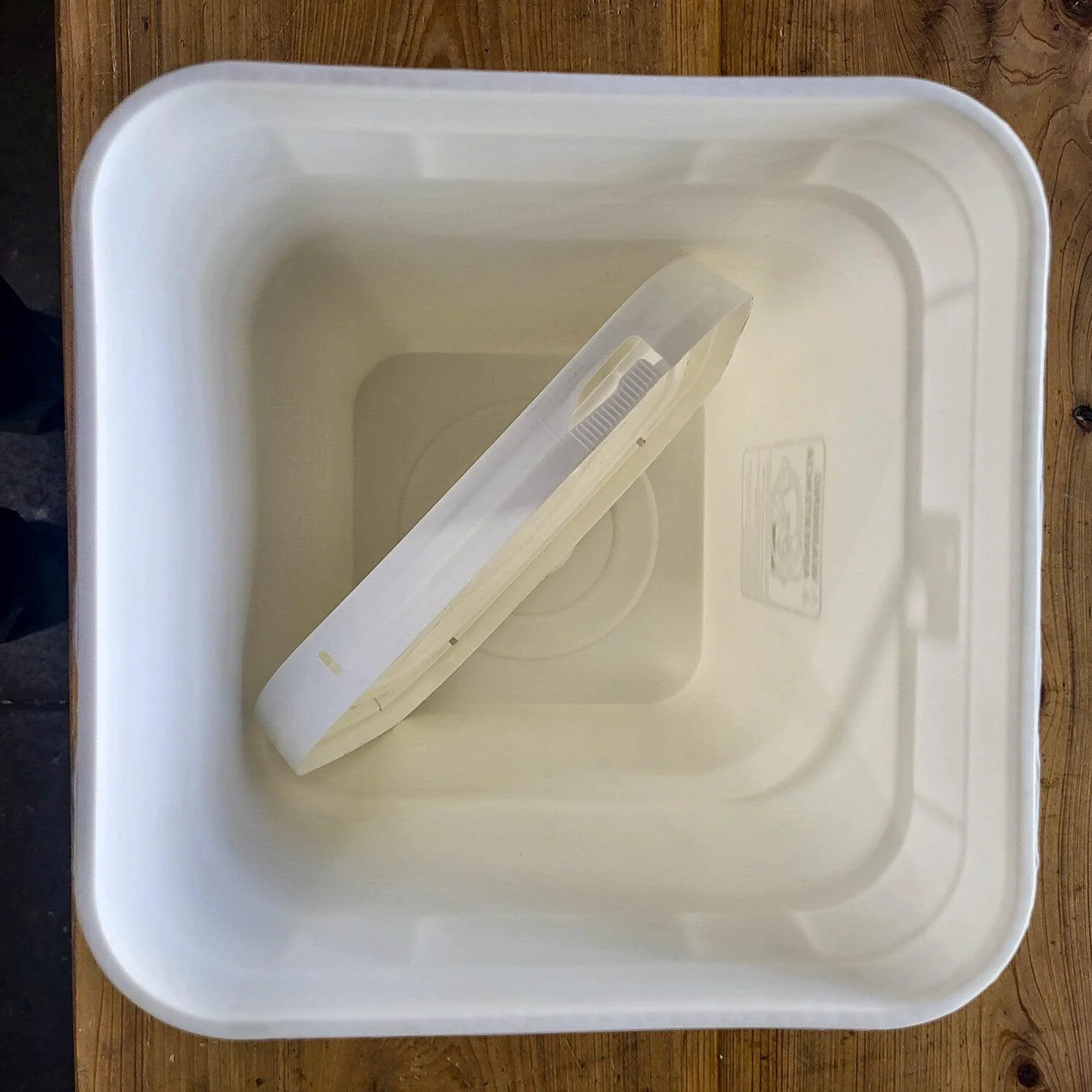 4 Gallon Square Bucket and Lid - Image 6