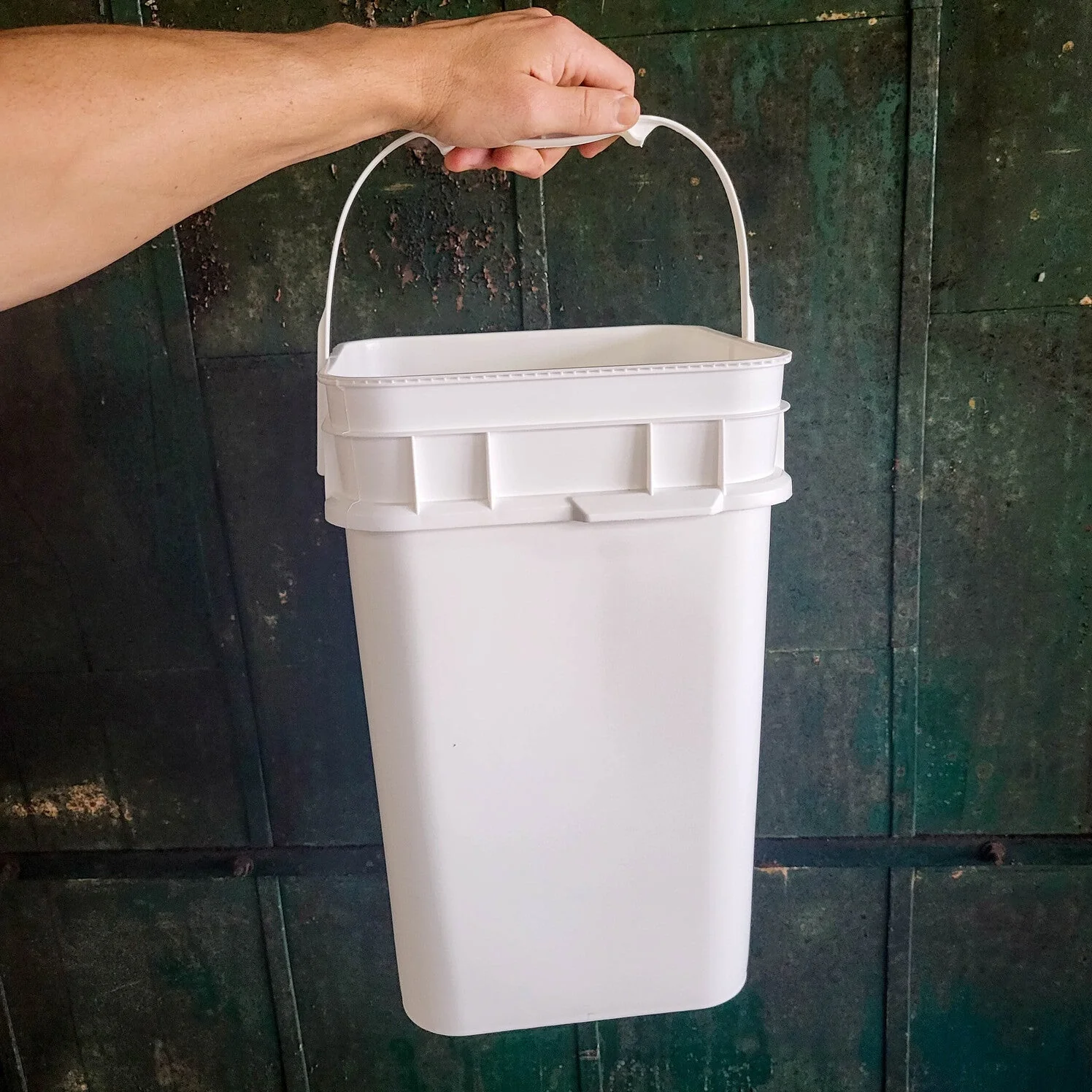 4 Gallon Square Bucket and Lid - Image 7