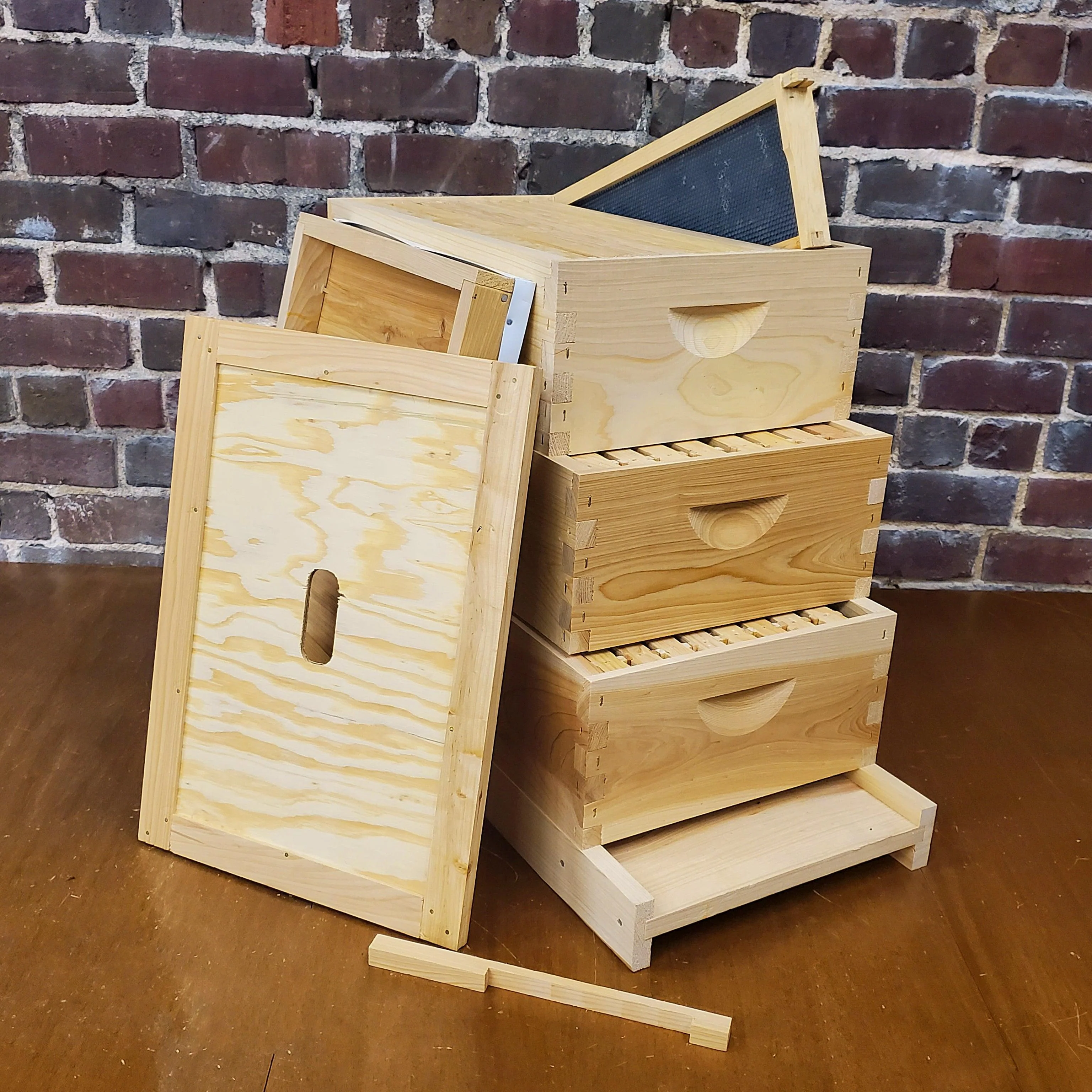 8-Frame All-Medium Box Hive Kit - Image 2