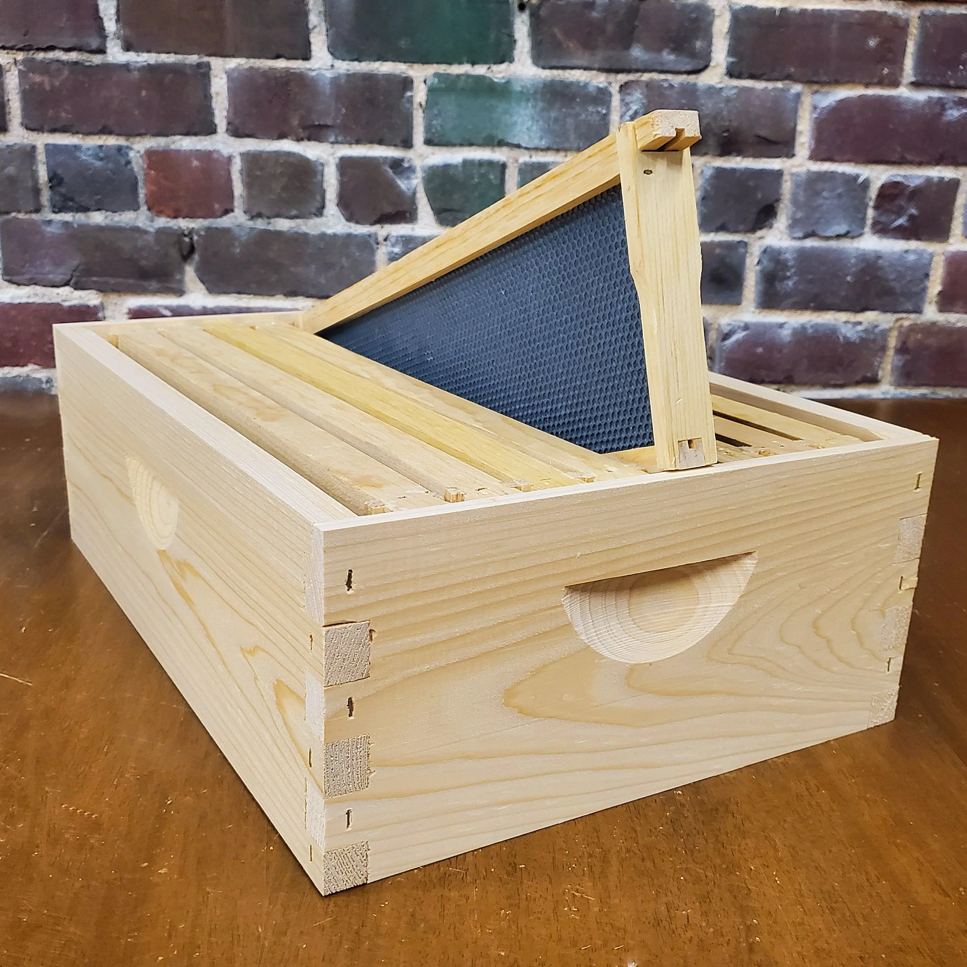 8-Frame Deep and Medium Box Hive Kit - Image 4