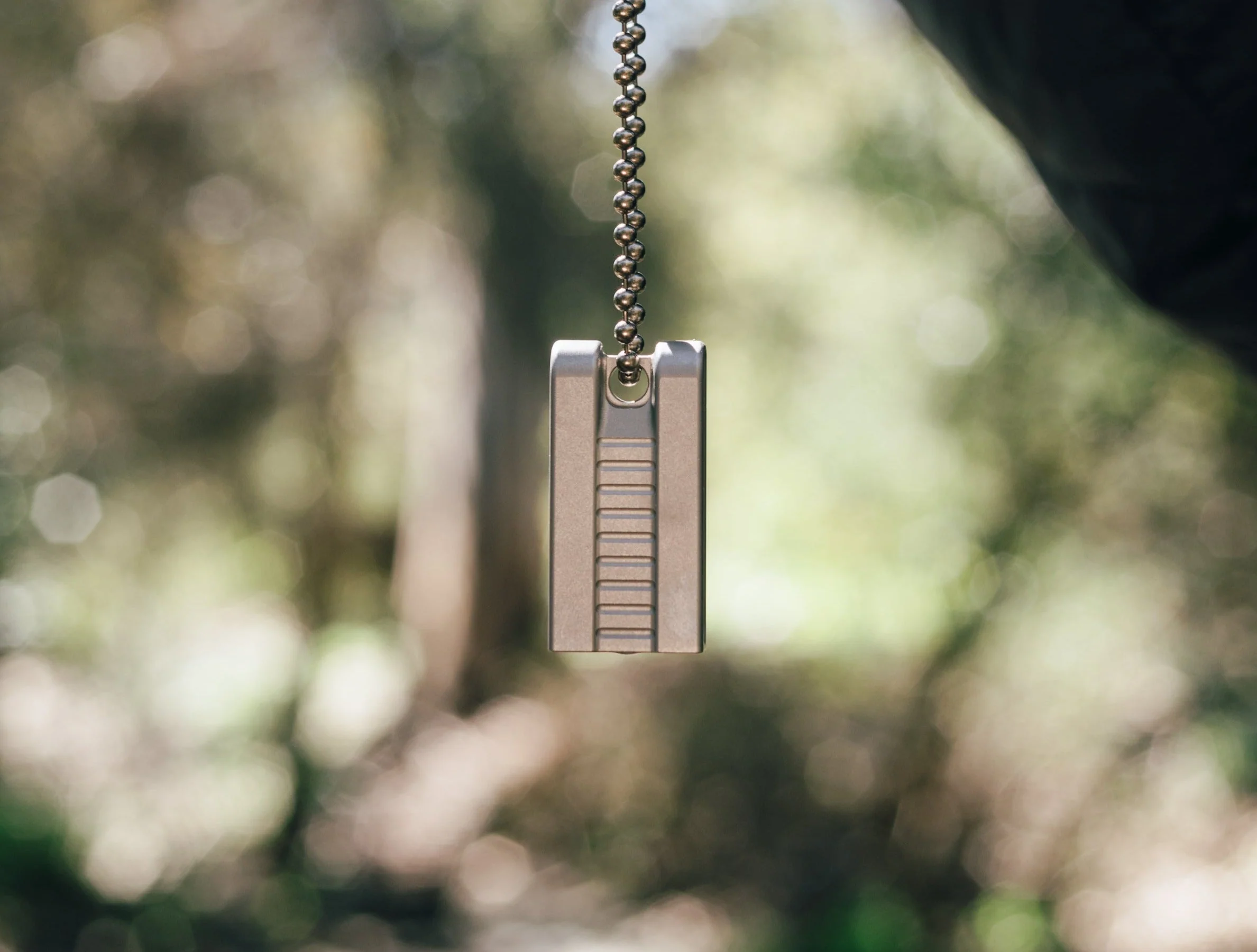 Abrams Unibody Titanium Whistle - Image 4