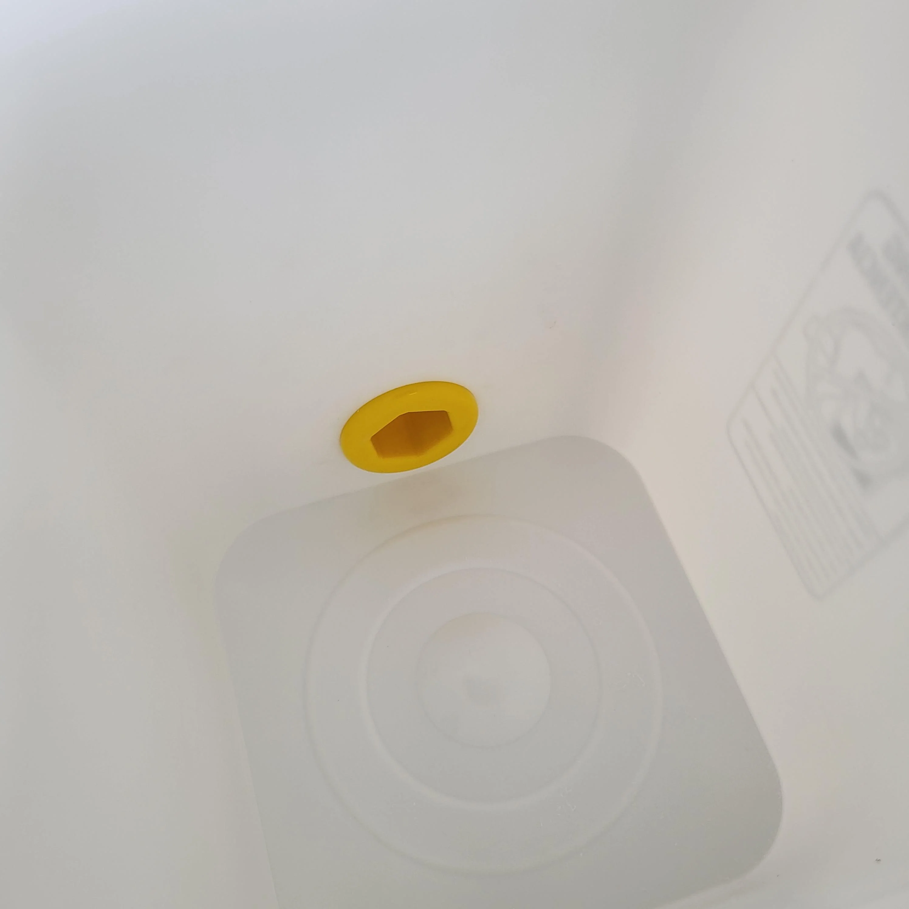 Bottling Bucket and Lid with Pre-Drilled Hole and Valve - Image 4