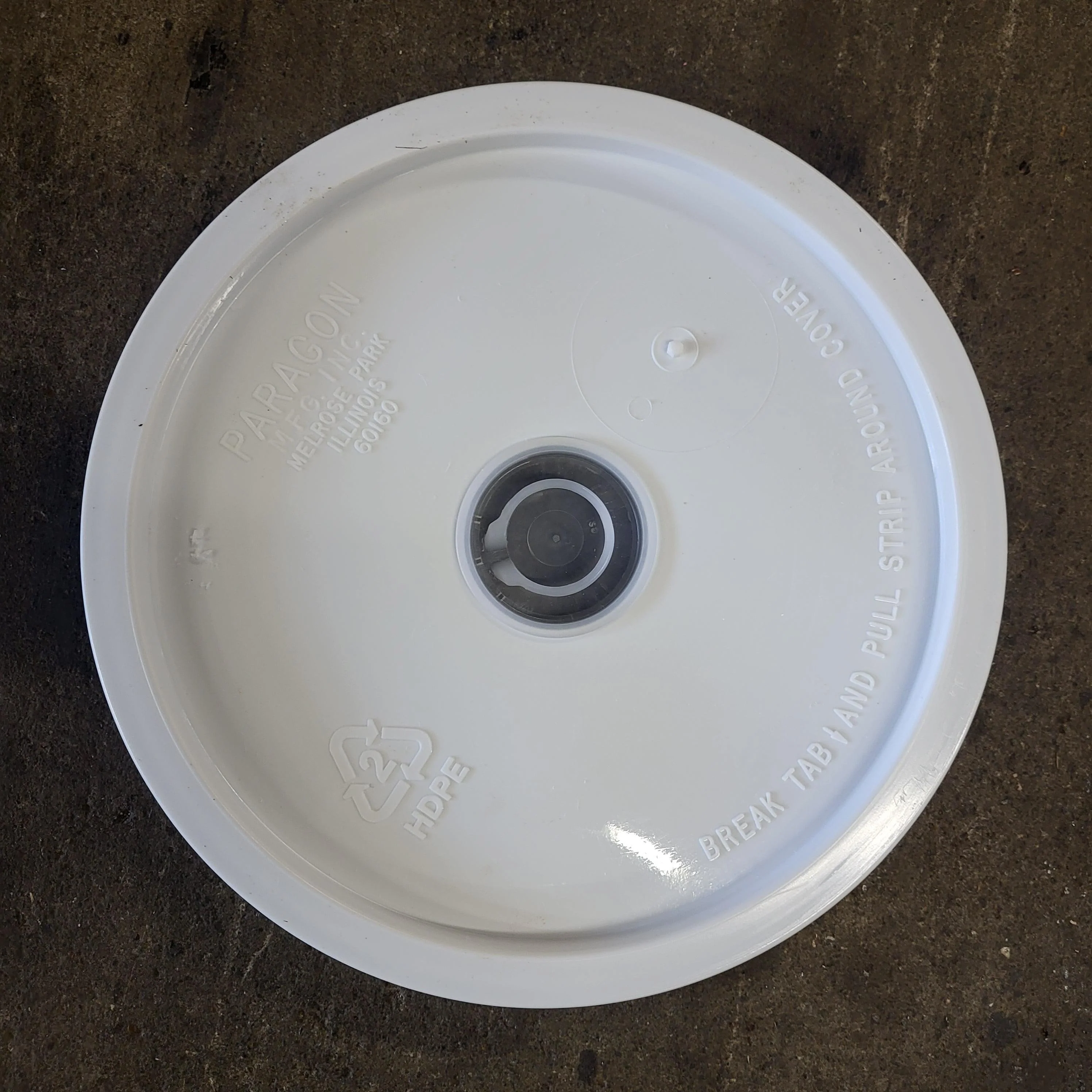 Bucket Feeder With Feeding Plugs - Image 4