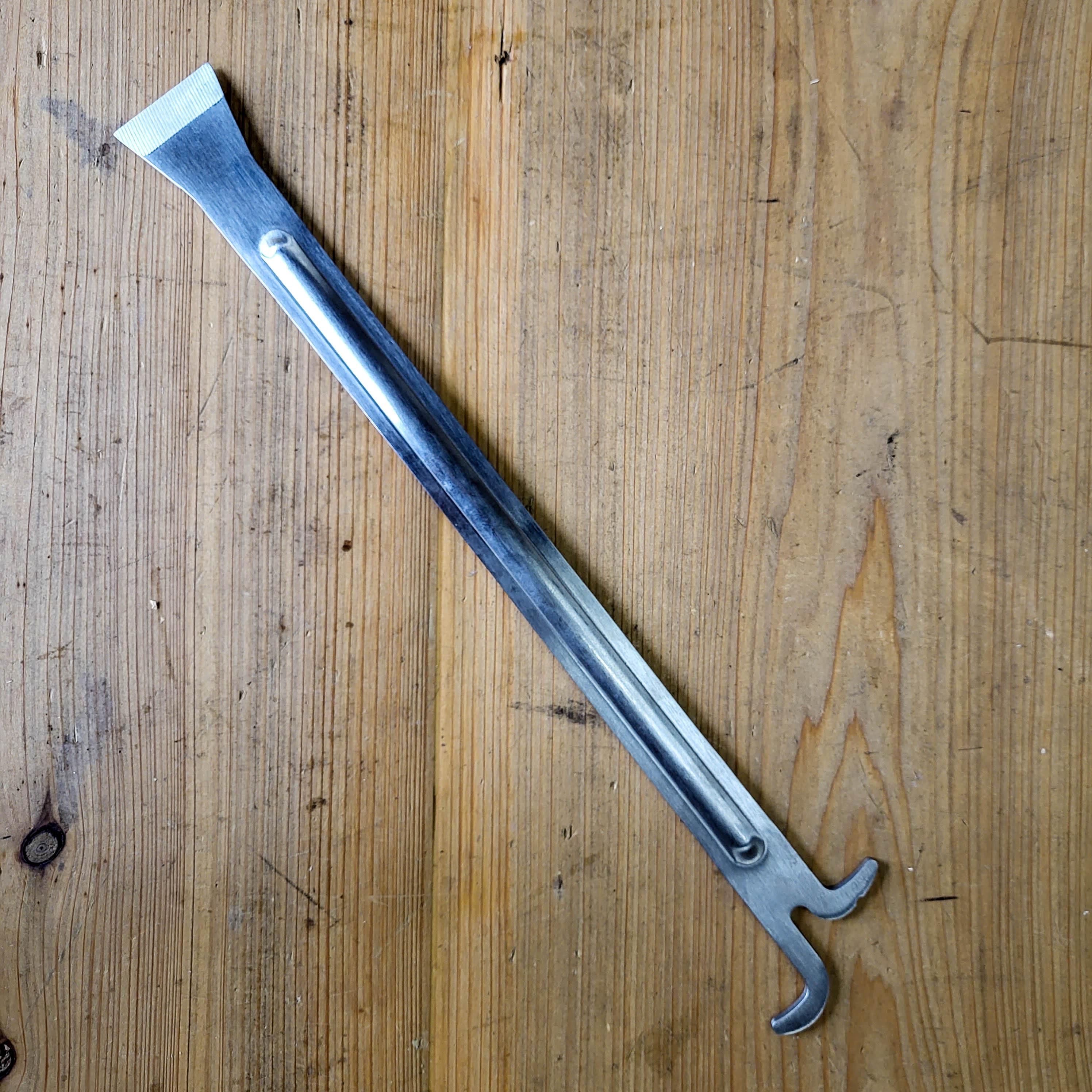 Extra Long Italian Hive Tool - Image 3