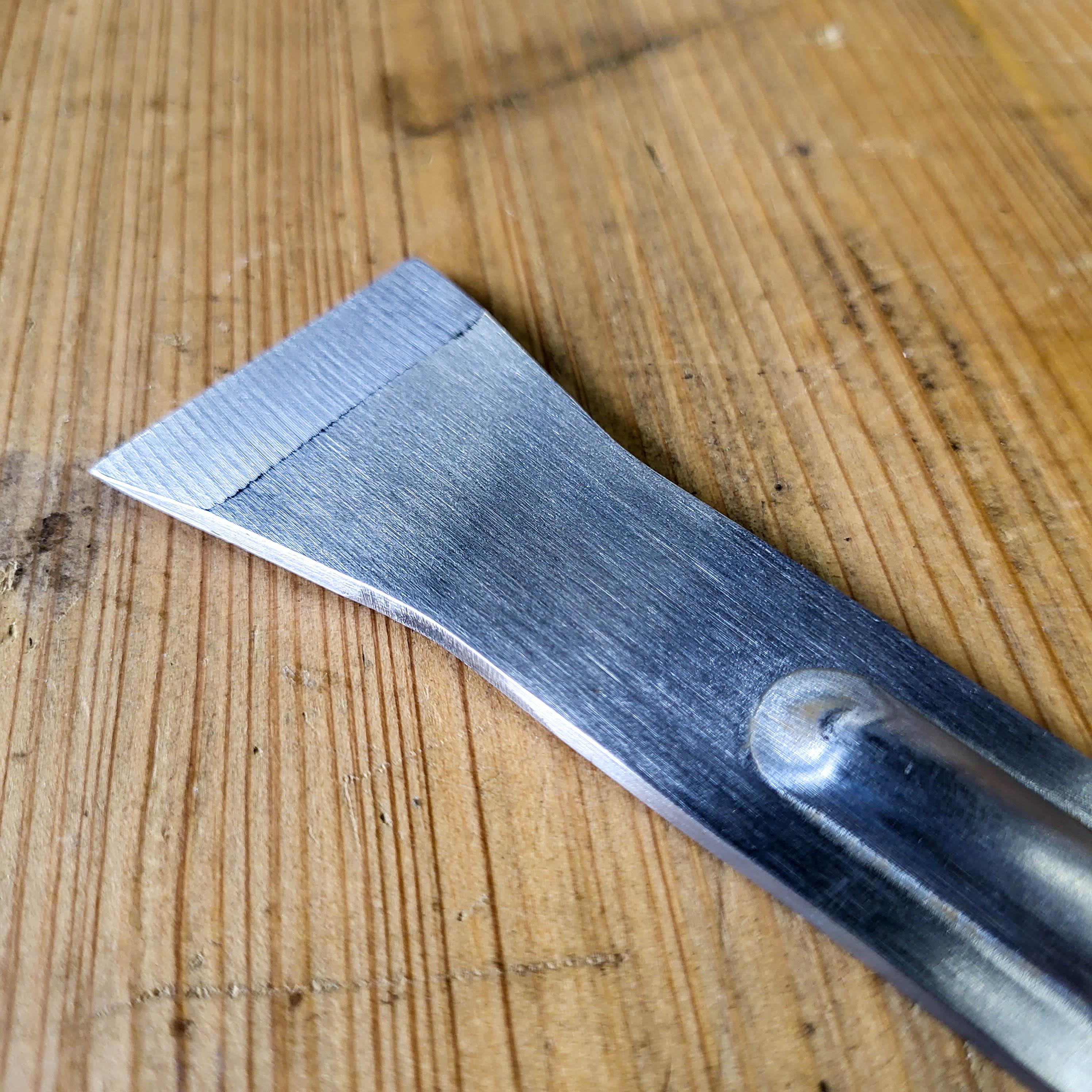 Extra Long Italian Hive Tool - Image 4