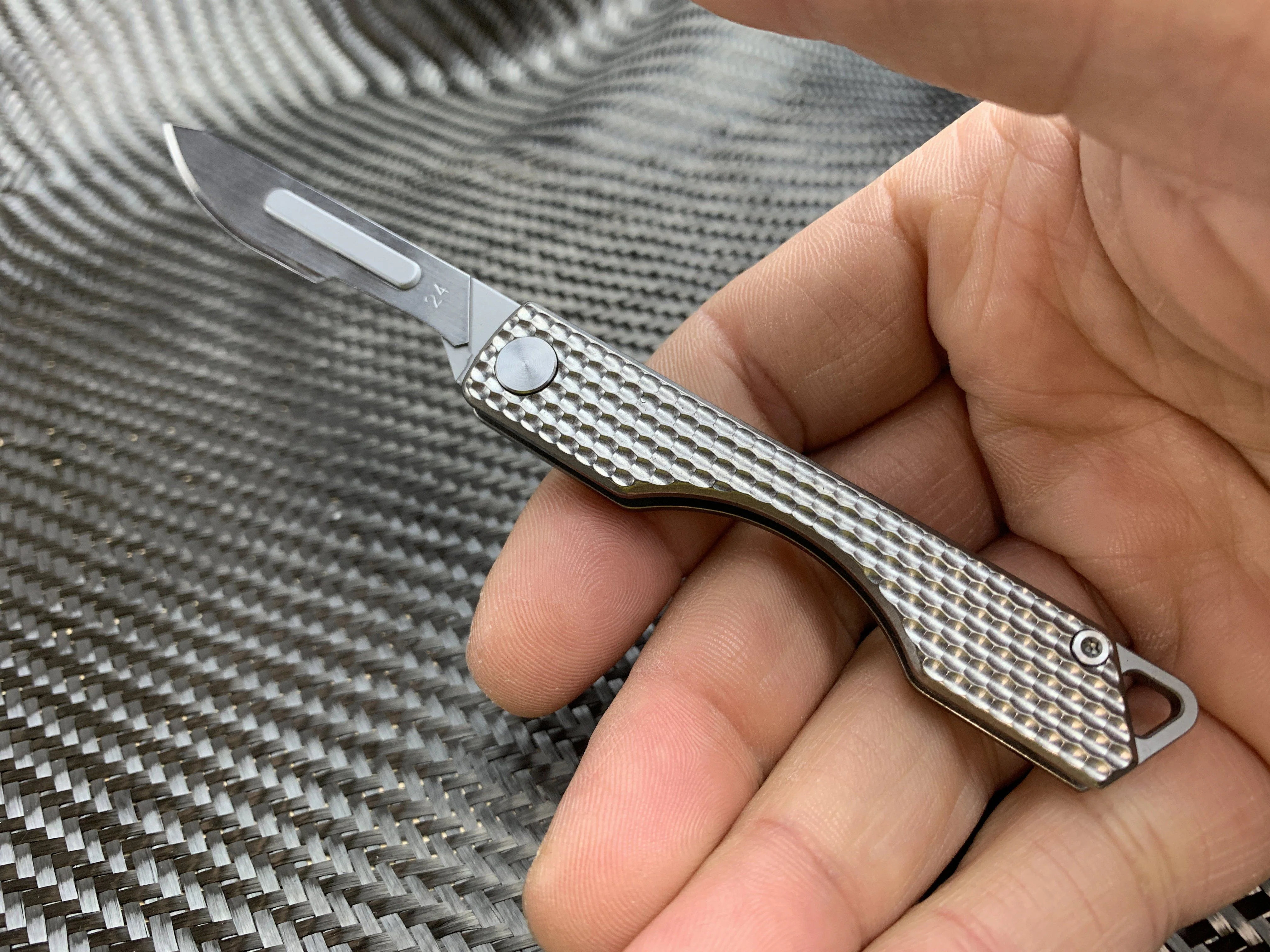 Folding Titanium Craft Scalpel Knife + Case + Spare Blades! - Image 3