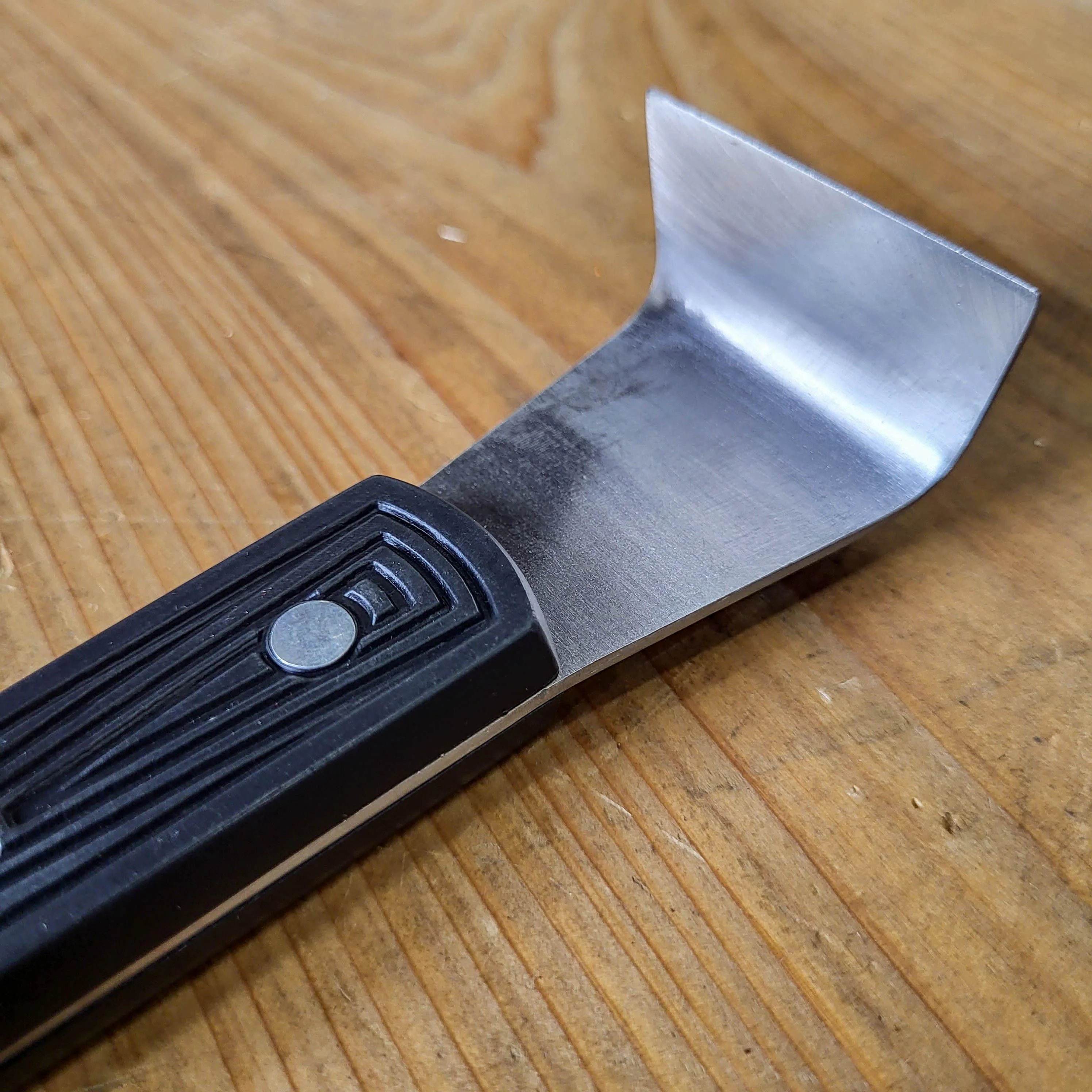 Hive Tool with Plastic Grip - Image 5