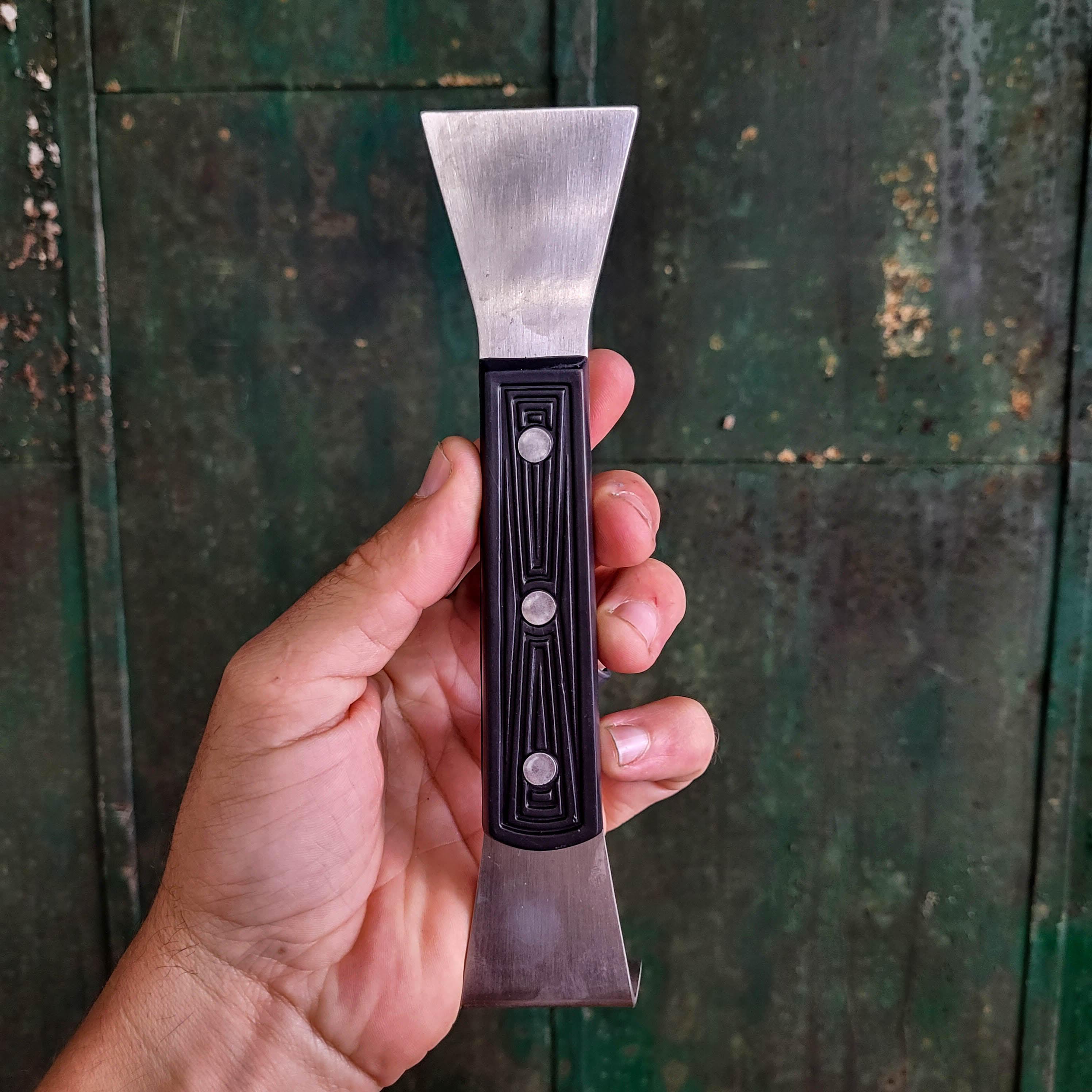 Hive Tool with Plastic Grip - Image 6