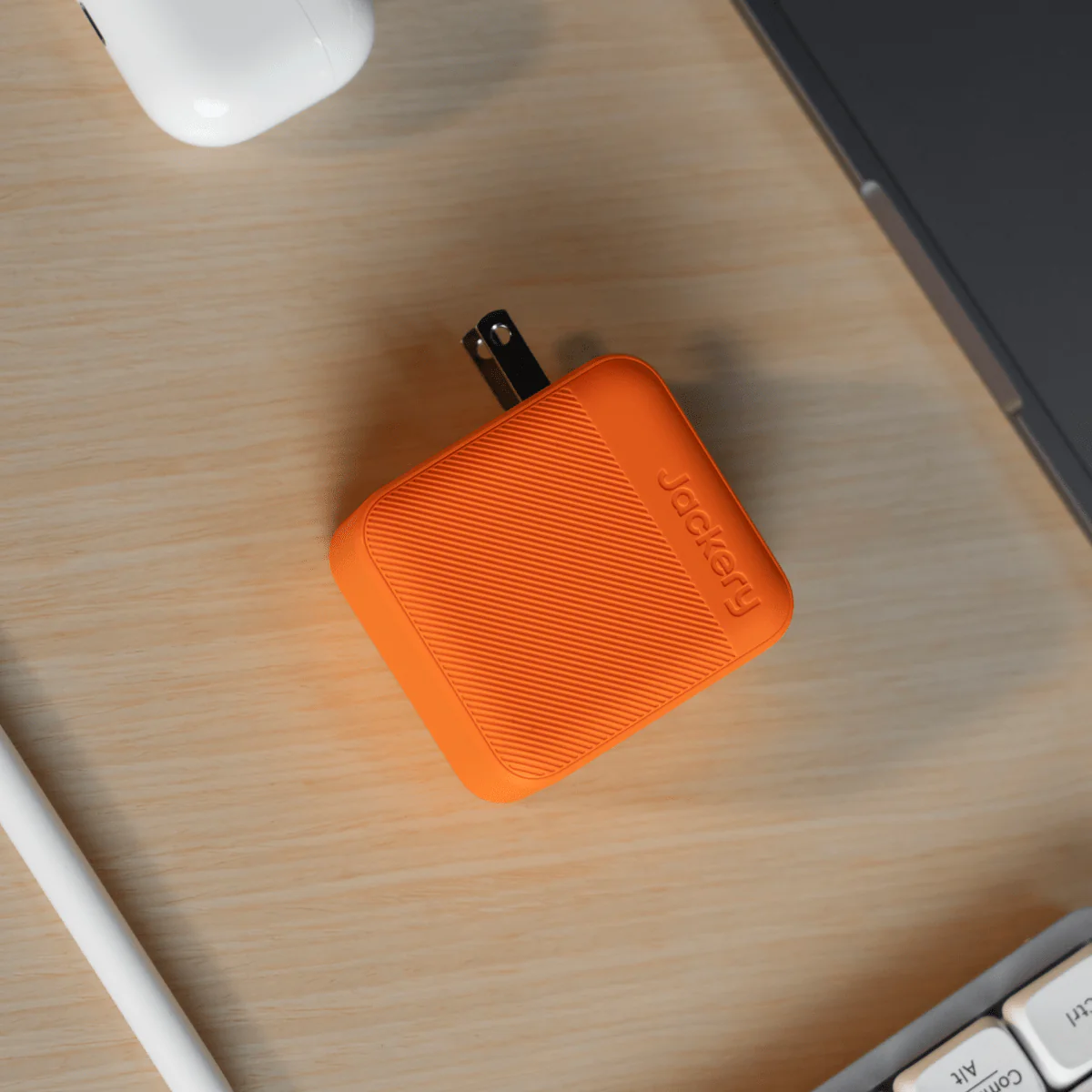 Jackery 102W GaN 3-Port Fast Charger - Image 6