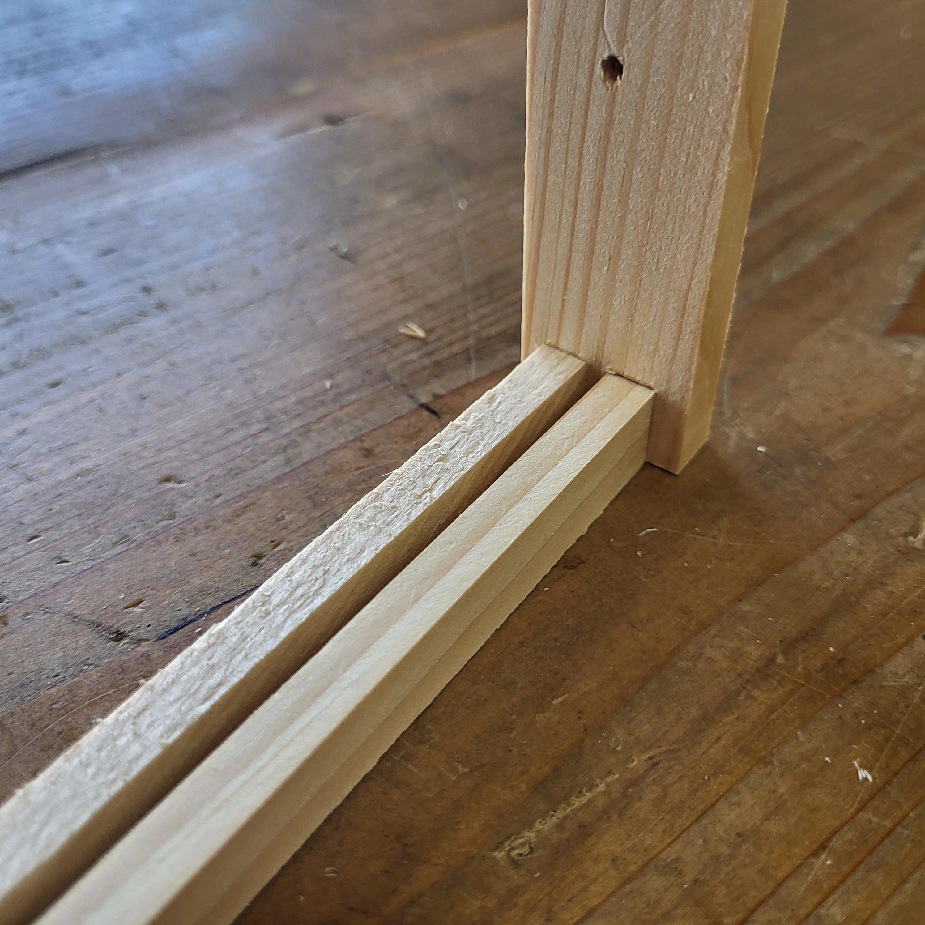 Medium 6 1/4 Inch Langstroth Frame, Wedged Top / Split Bottom with Holes - Image 3