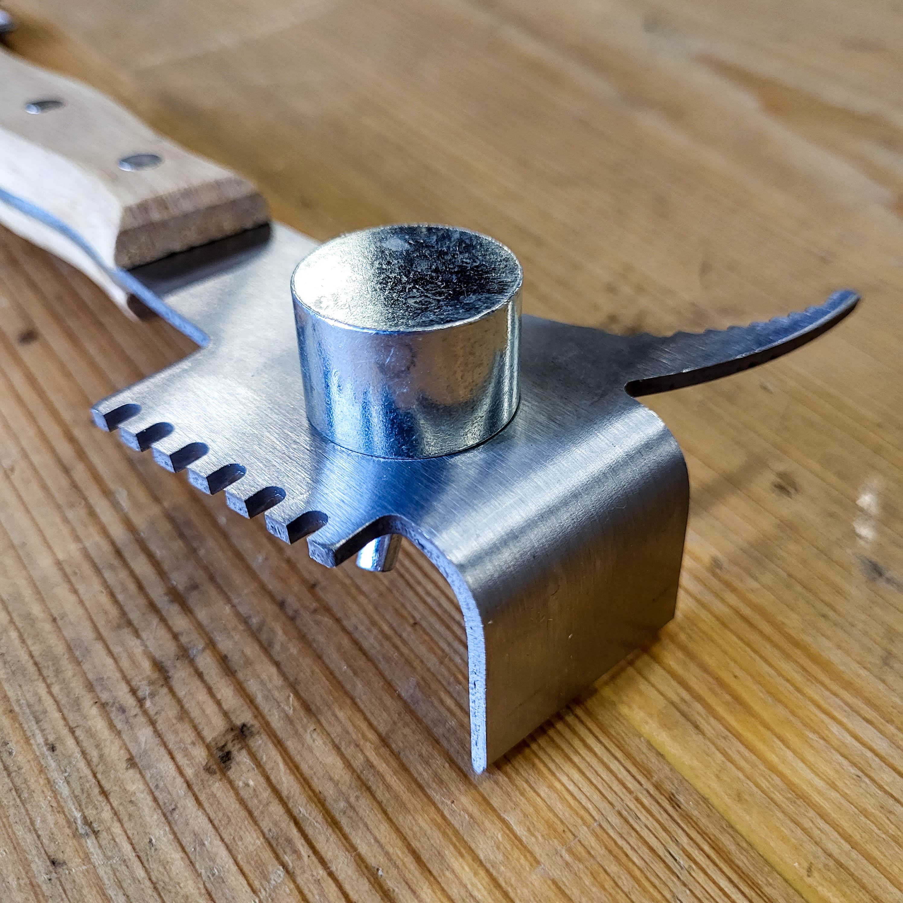 Multi Function Hive Tool - Image 4