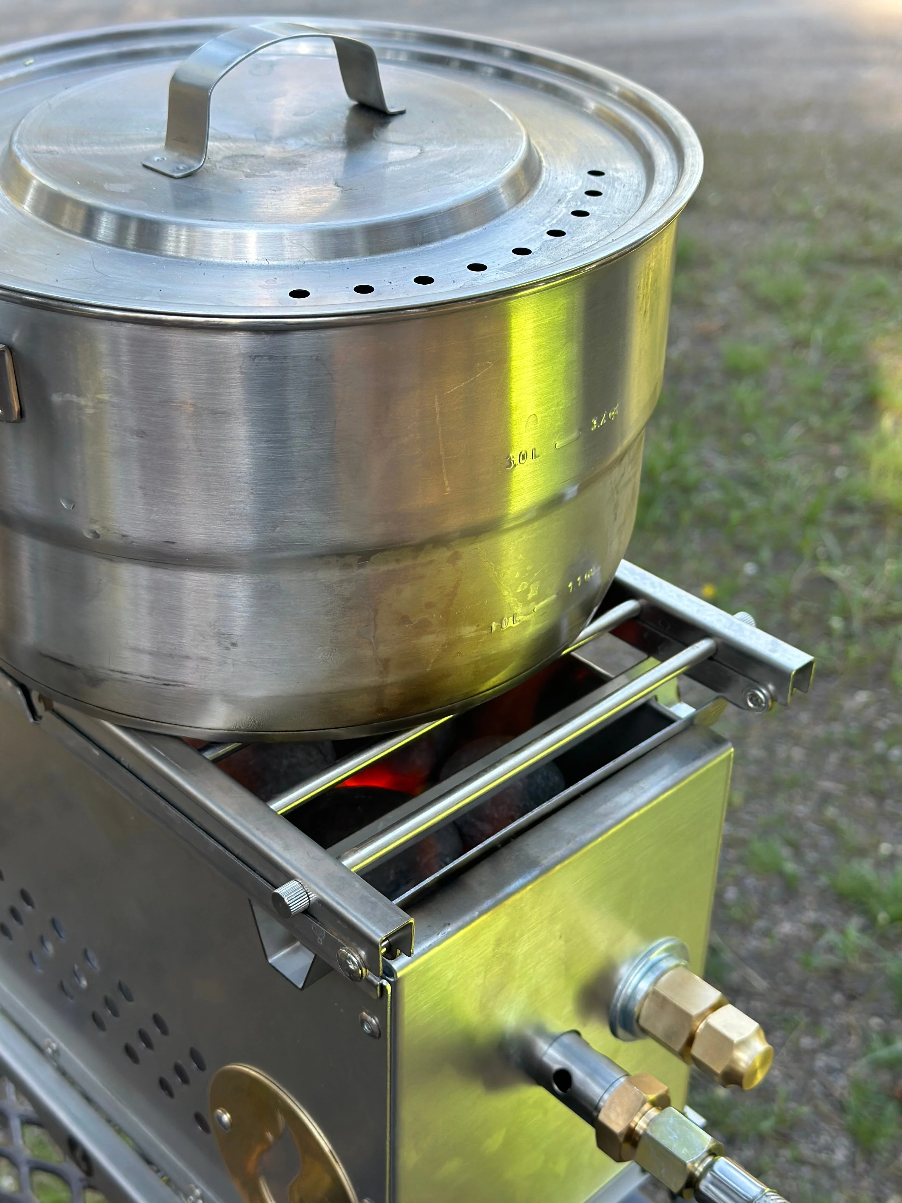 Over Under Grill Thingy: Stand and Grill In One - Image 6