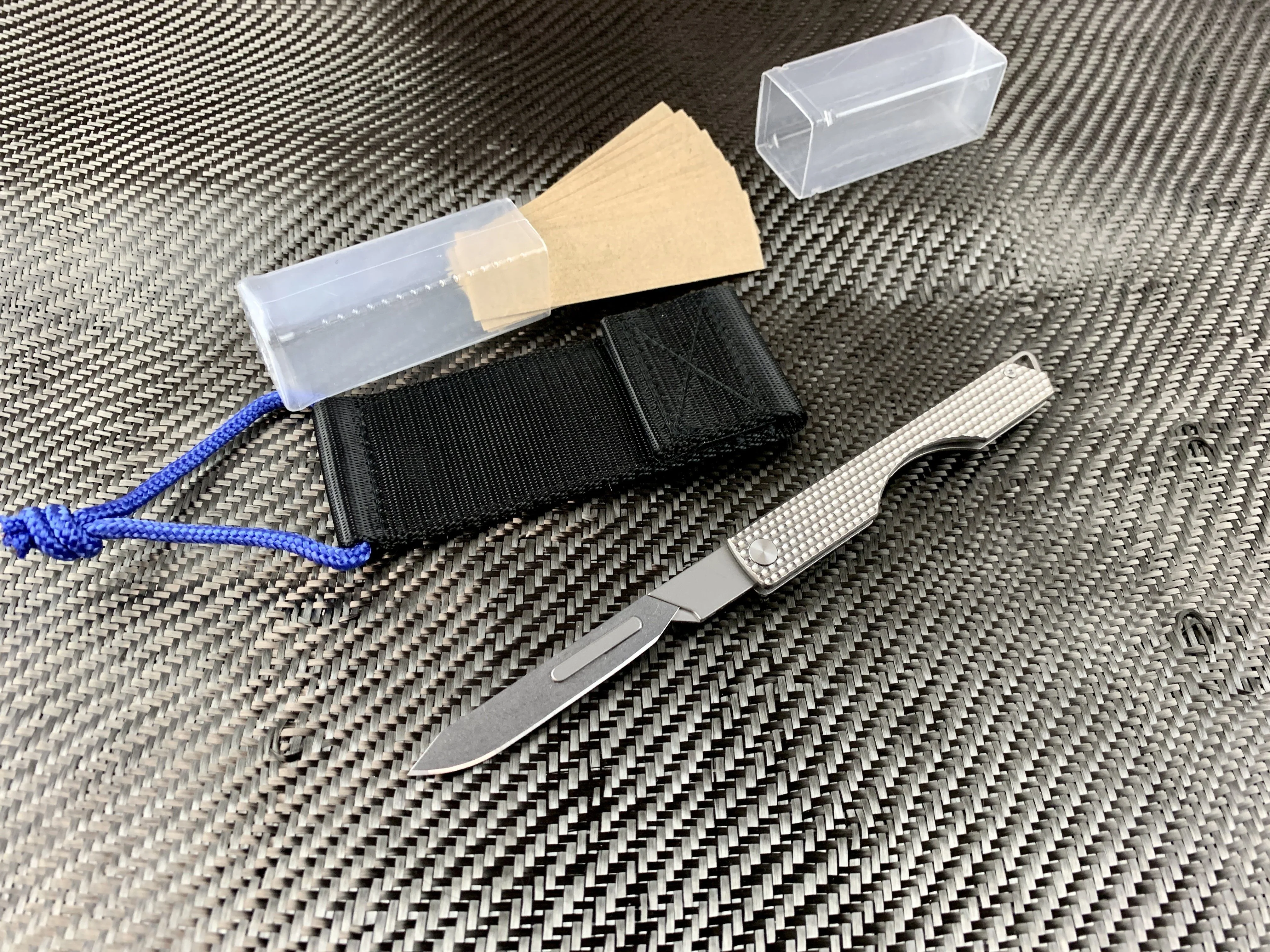 Oversized - Folding Titanium Craft Scalpel Knife + Case + Spare Blades! - Image 2
