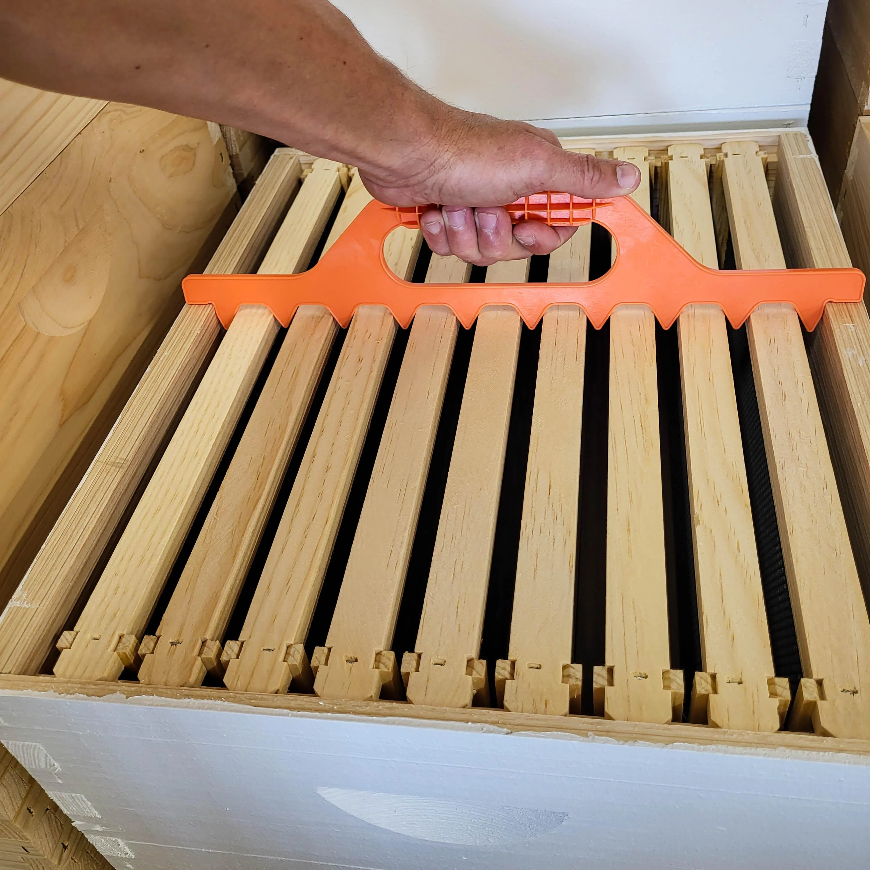 Plastic Frame Spacer - 9 Frame - Image 3