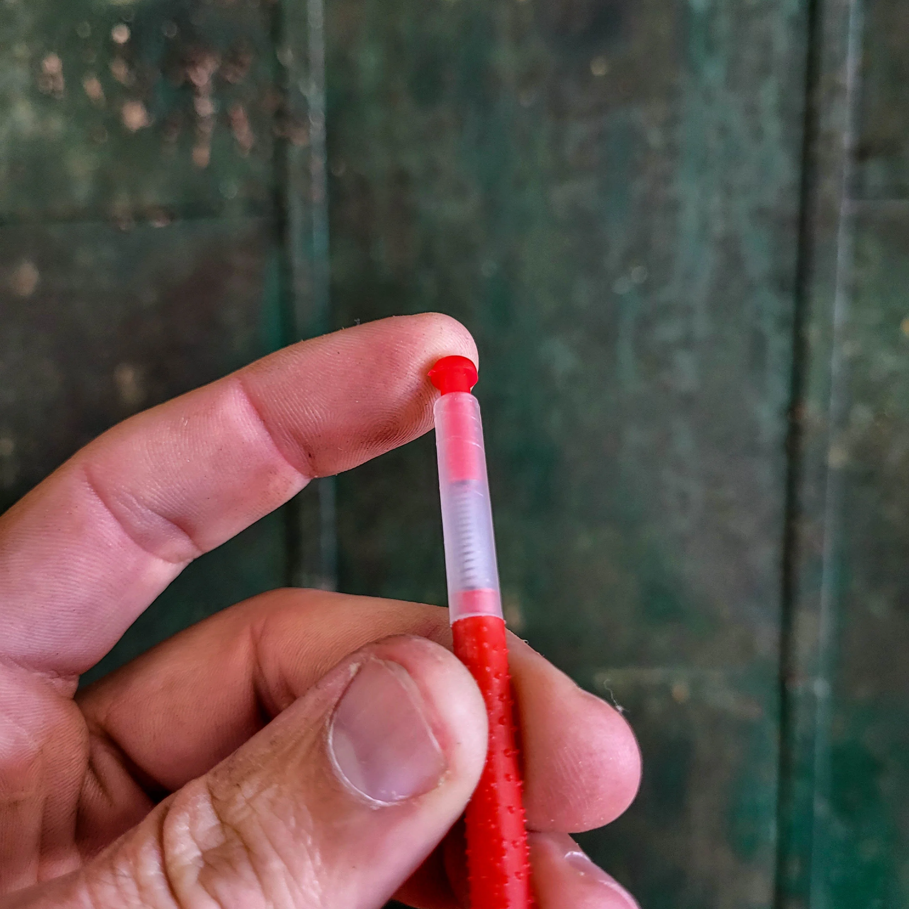 Plastic Grafting Tool With Plastic Pusher - Image 3