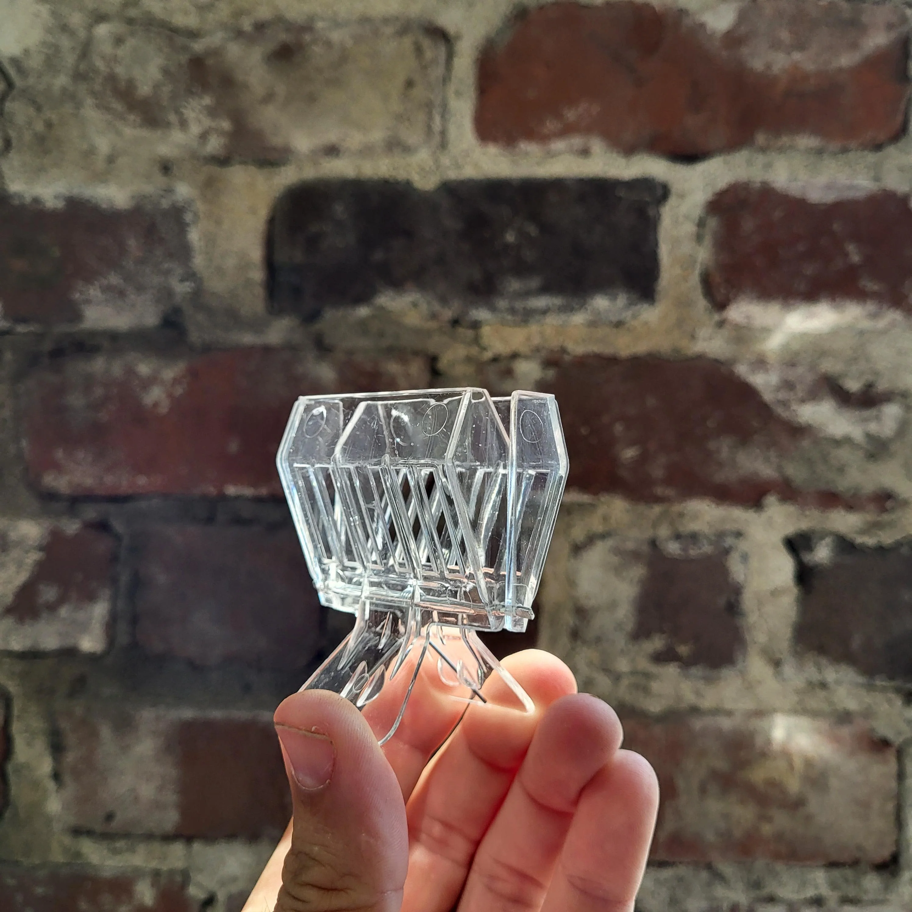 Queen Clip, Plastic - Image 2