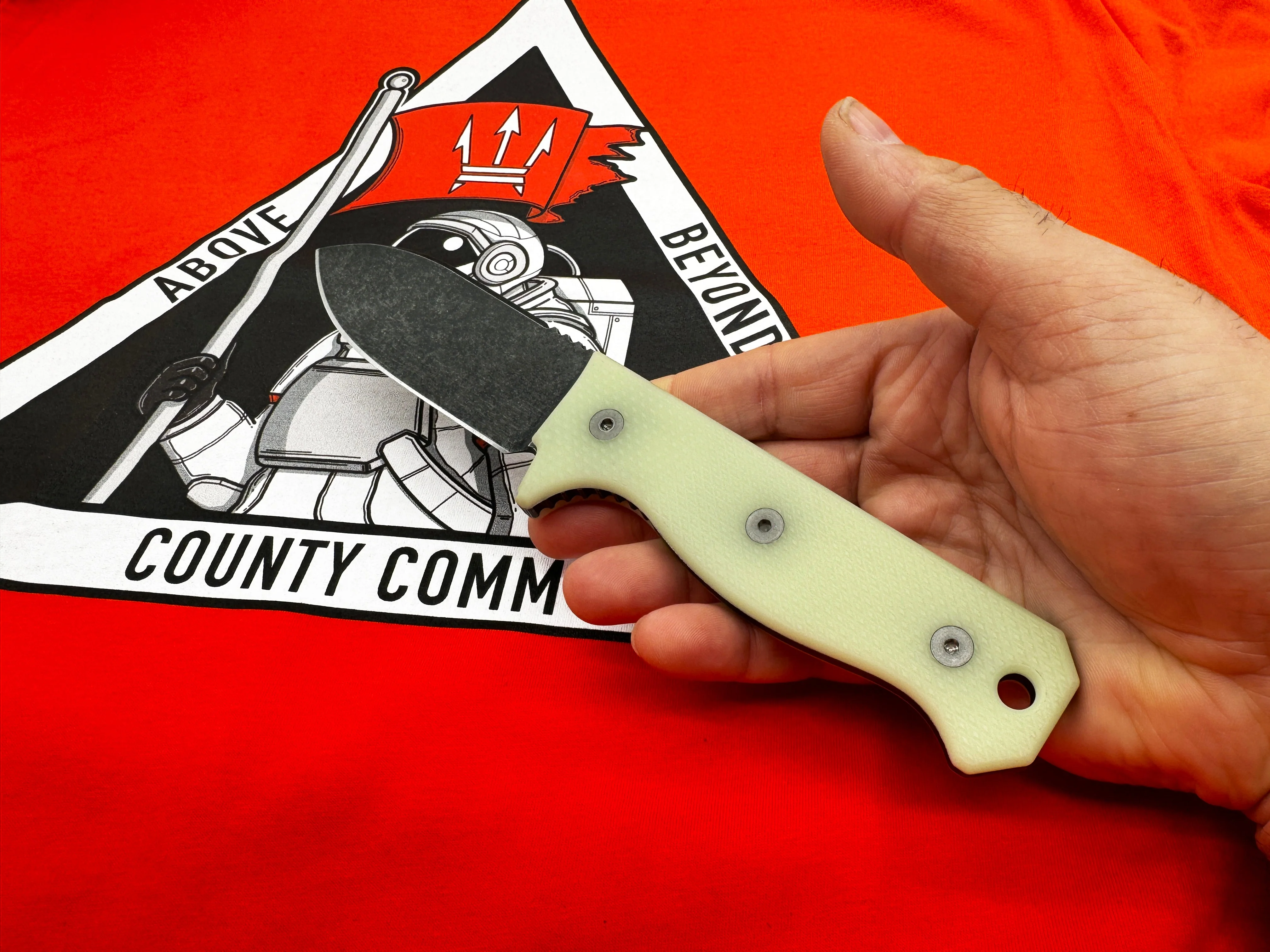R4A - Ready 4 Action Knife / D2 Fixed Blade ( UGM GLOW Scales ) - Image 17