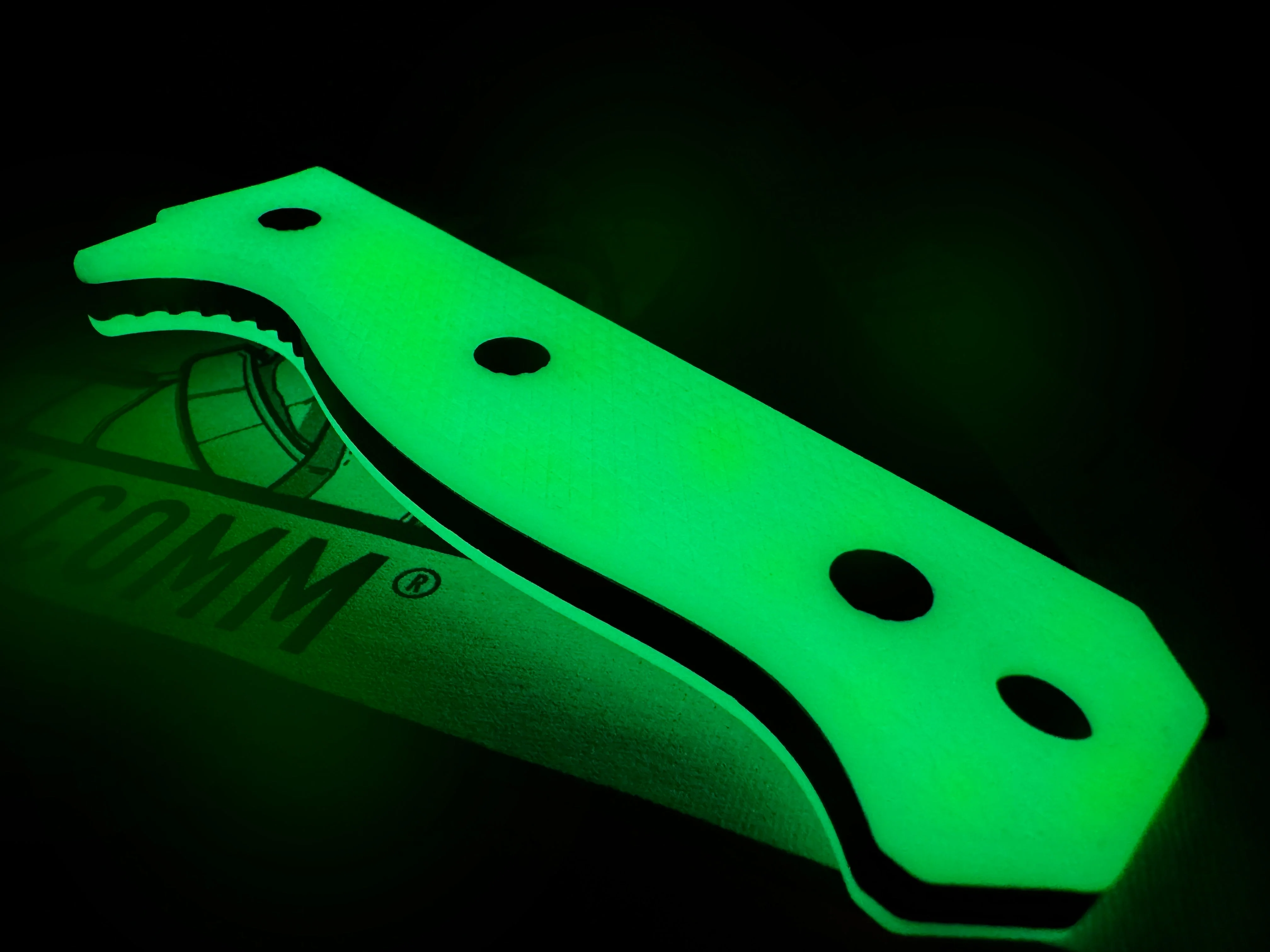 R4A - Ready 4 Action Knife / D2 Fixed Blade ( UGM GLOW Scales ) - Image 2