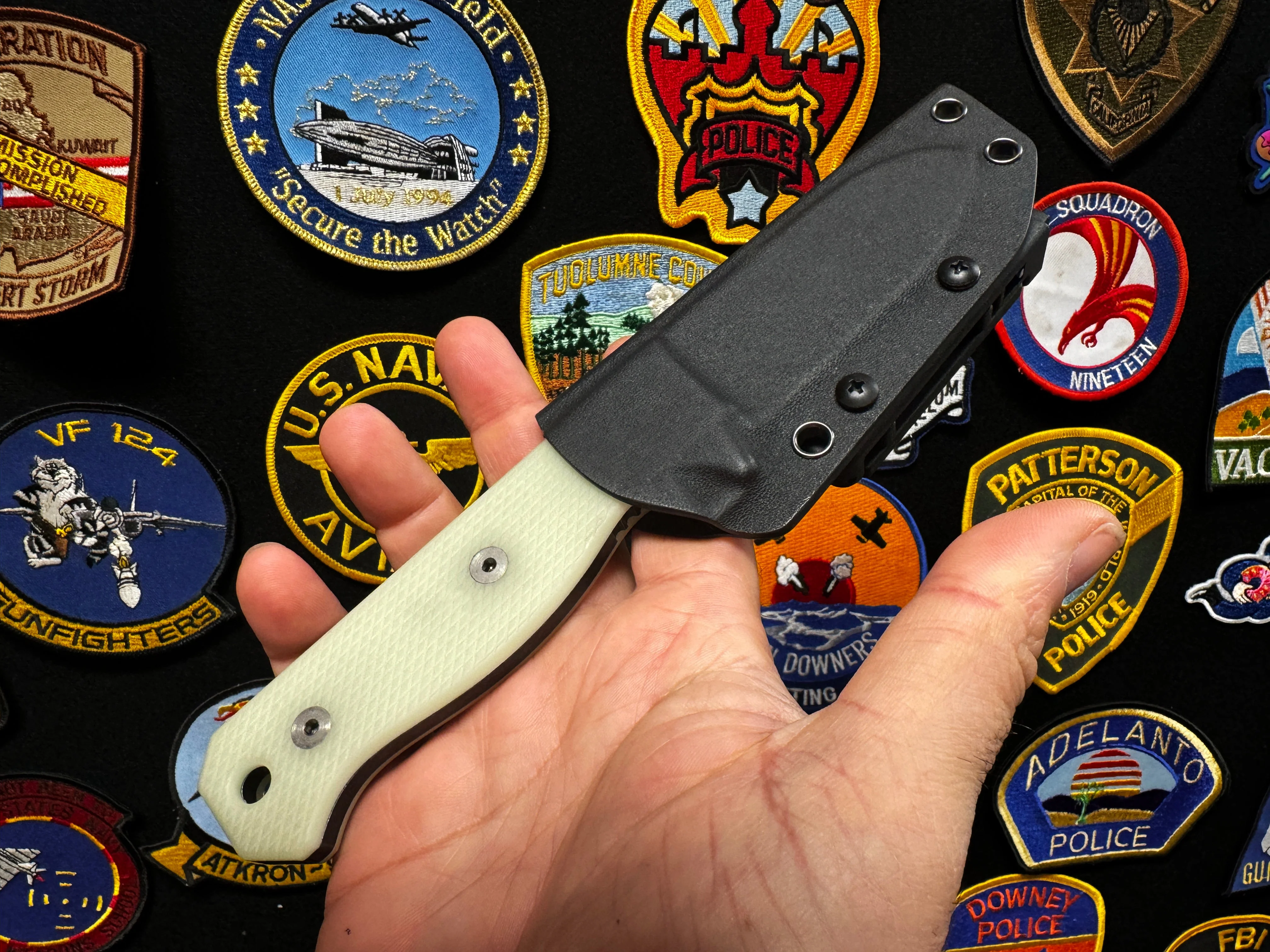 R4A - Ready 4 Action Knife / D2 Fixed Blade ( UGM GLOW Scales ) - Image 4