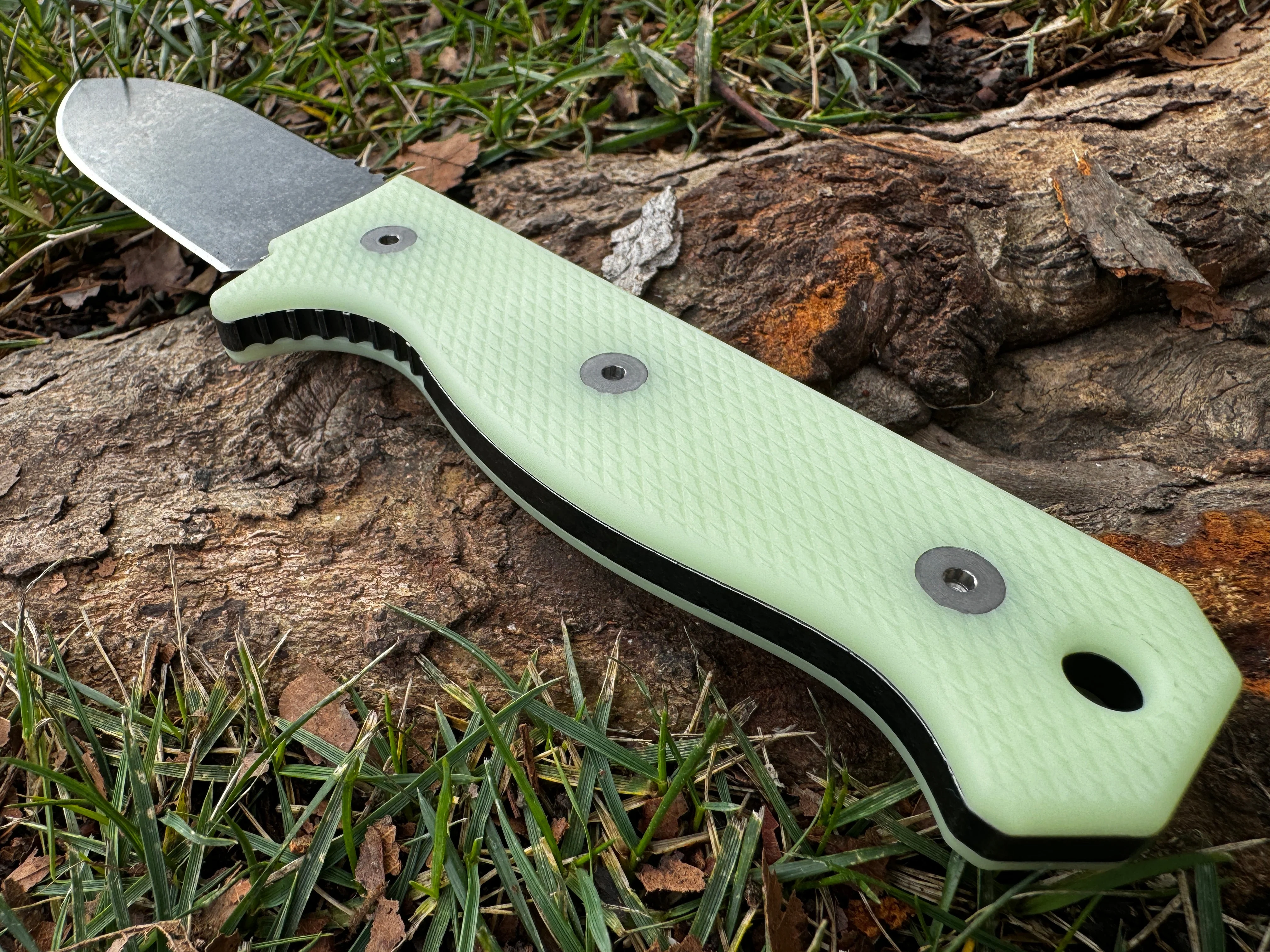 R4A - Ready 4 Action Knife / D2 Fixed Blade ( UGM GLOW Scales ) - Image 6