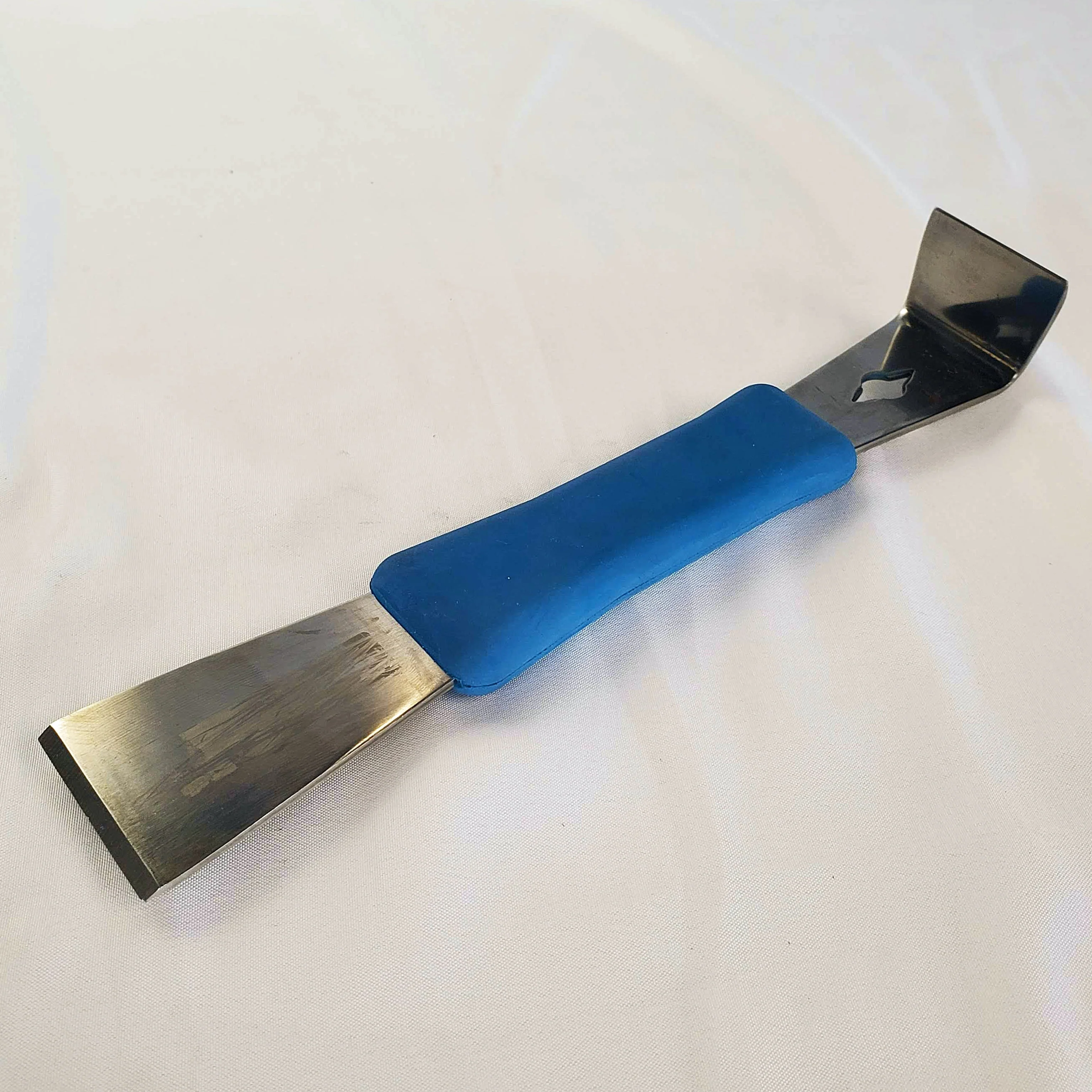Rubber Coated Stainless Hive Tool - Image 2