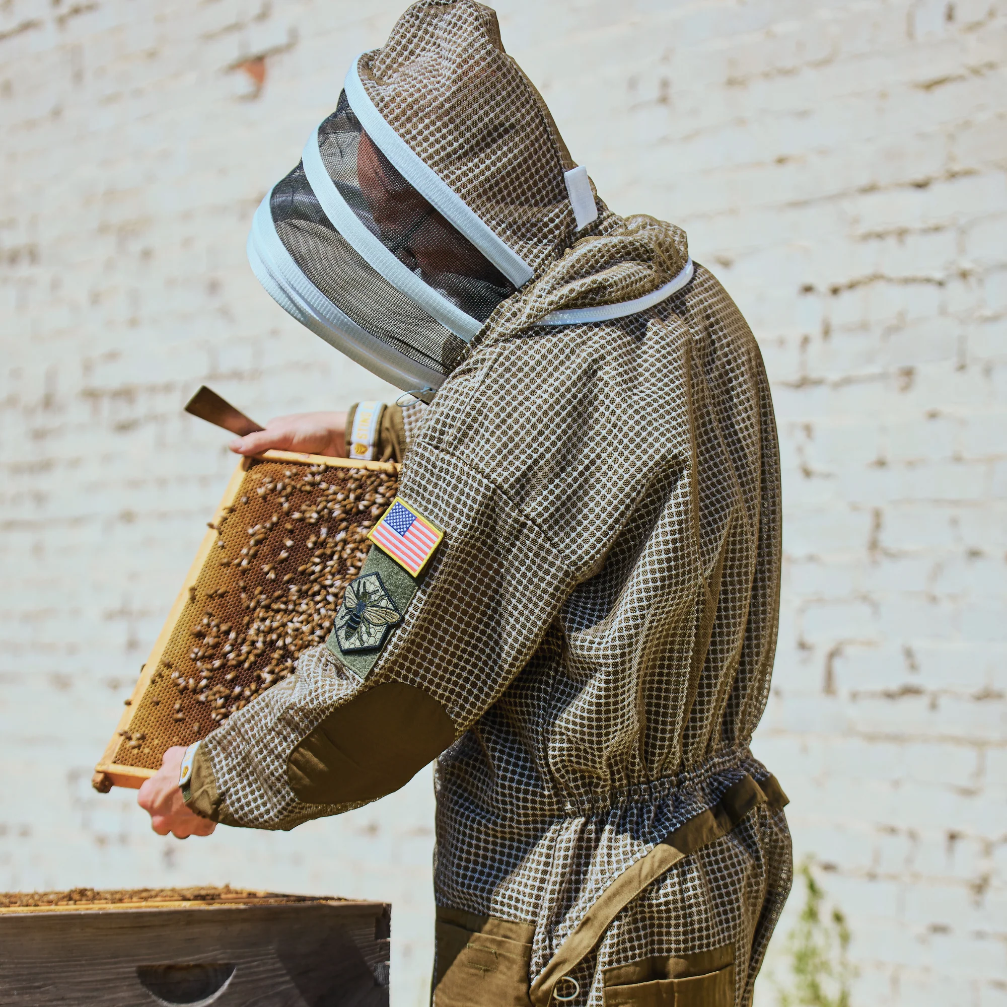 Sting Stopper Professional Ventilated Beekeeping Suit - Olive Green - Image 3
