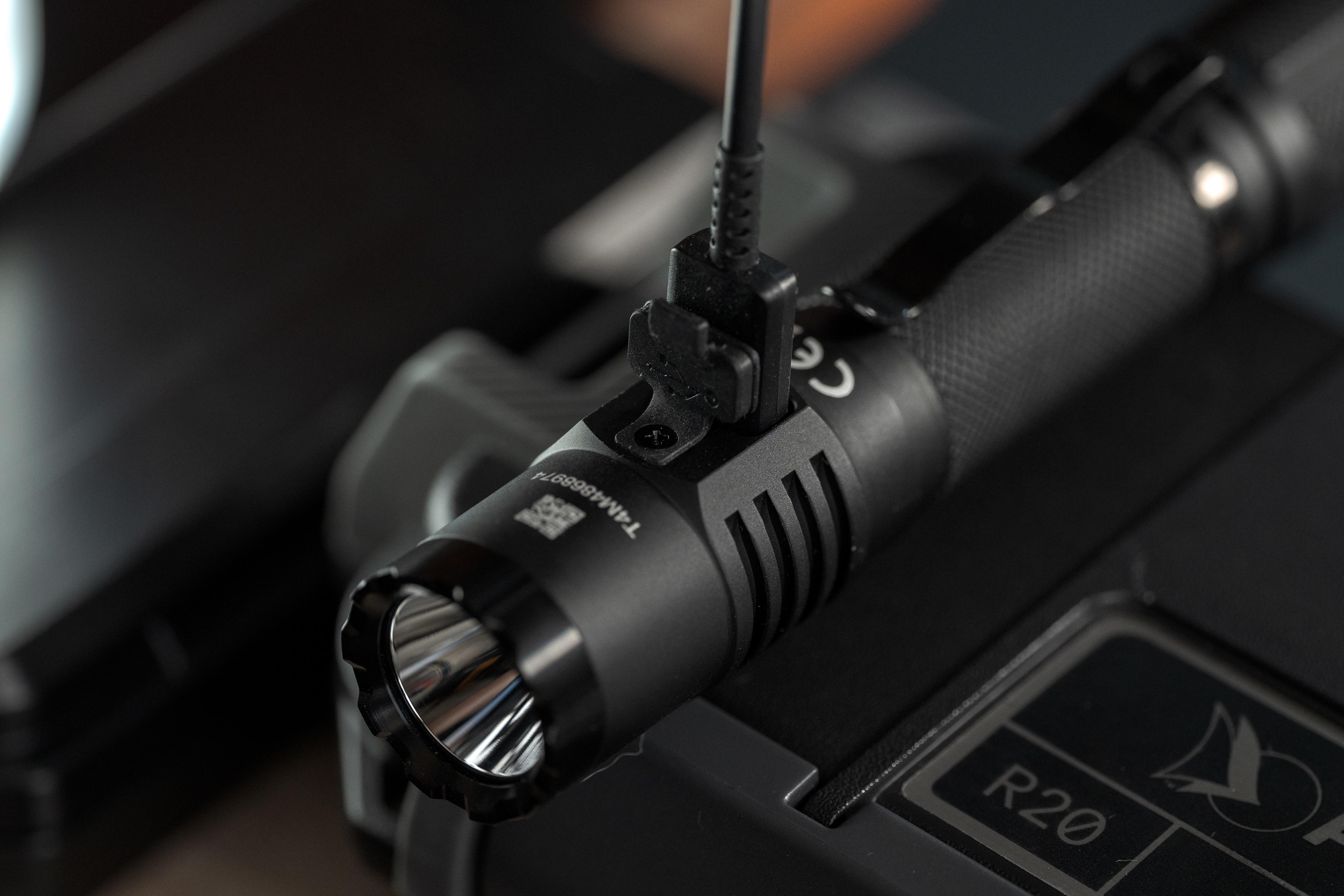 T35 CRTF 18650 Dual Switch Flashlight By Acebeam - Image 6
