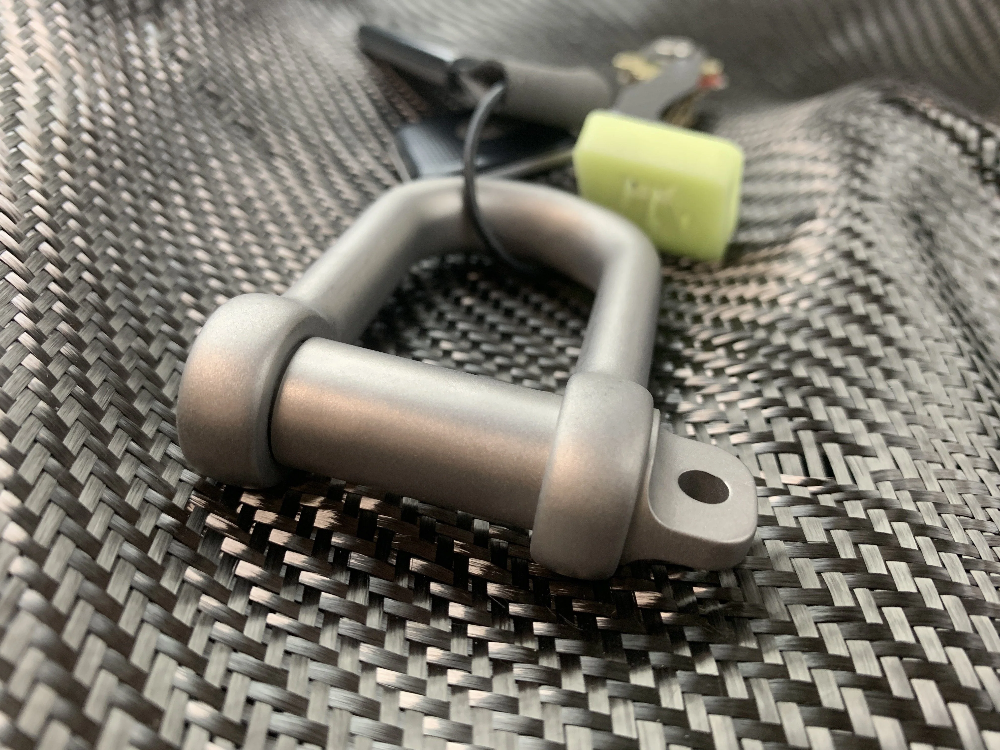 Titanium Gyve Rigging Shackle - Image 3
