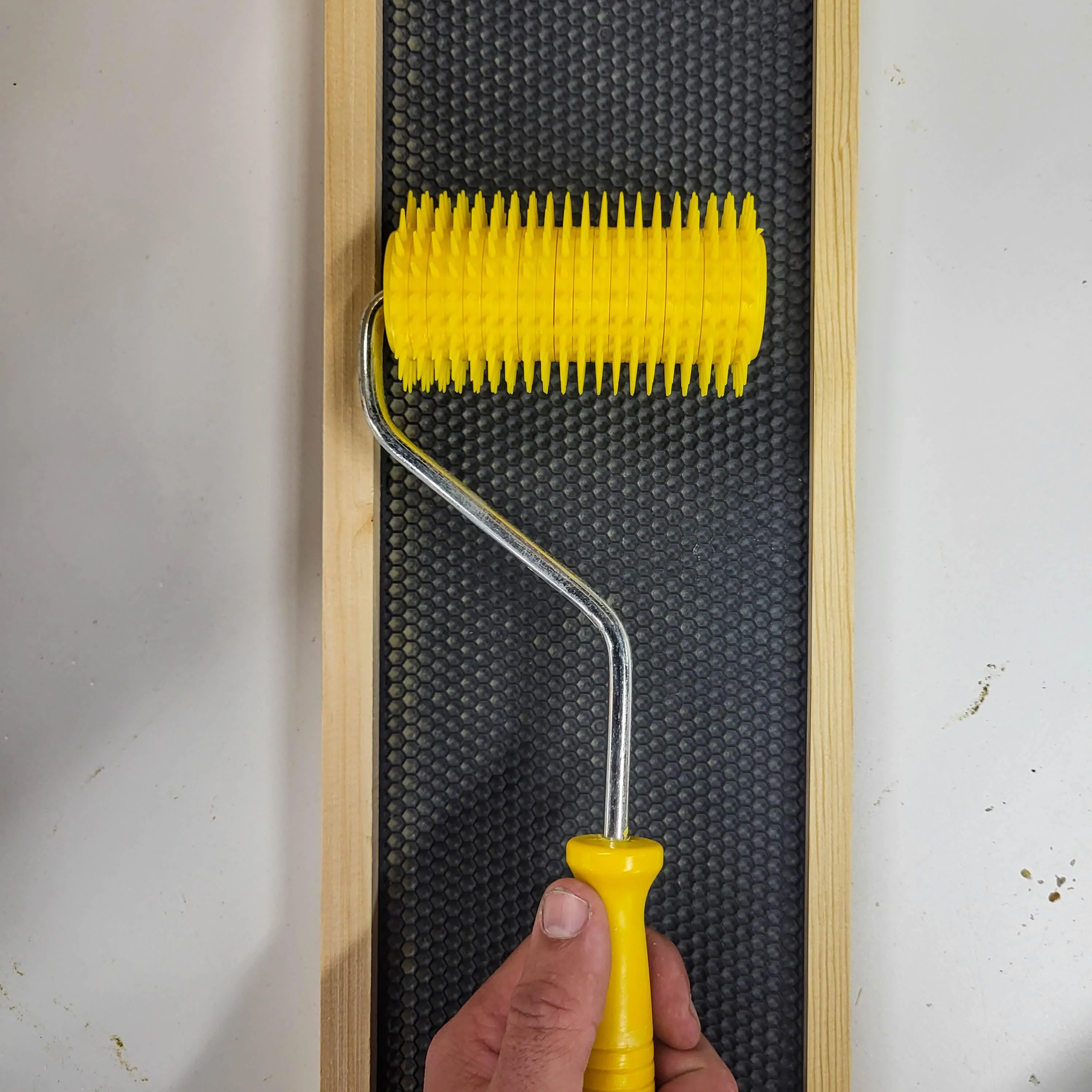 Uncapping Punch Roller - Image 4