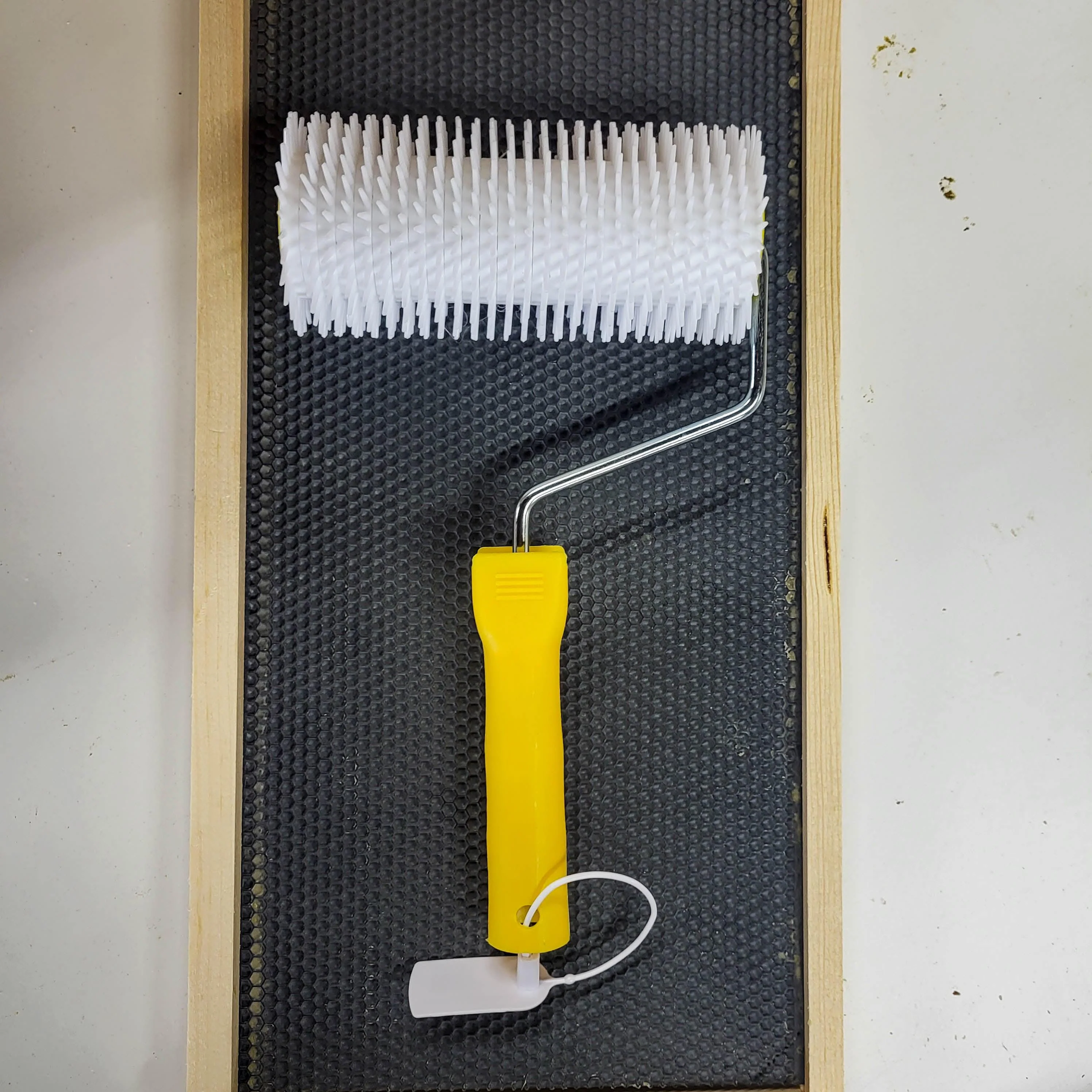 XL Uncapping Punch Roller - Image 3